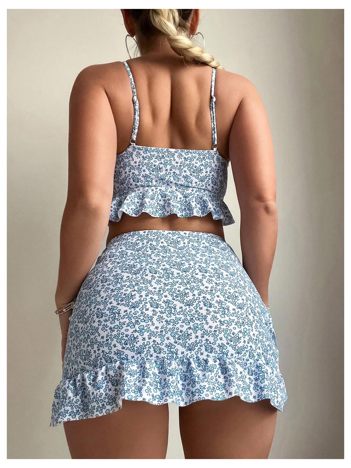 Conjunto de bikini de 3 piezas con estampado floral y cuello en V y dobladillo con volantes, traje de baño con falda de playa cruzada, azul y blanco, talla XL