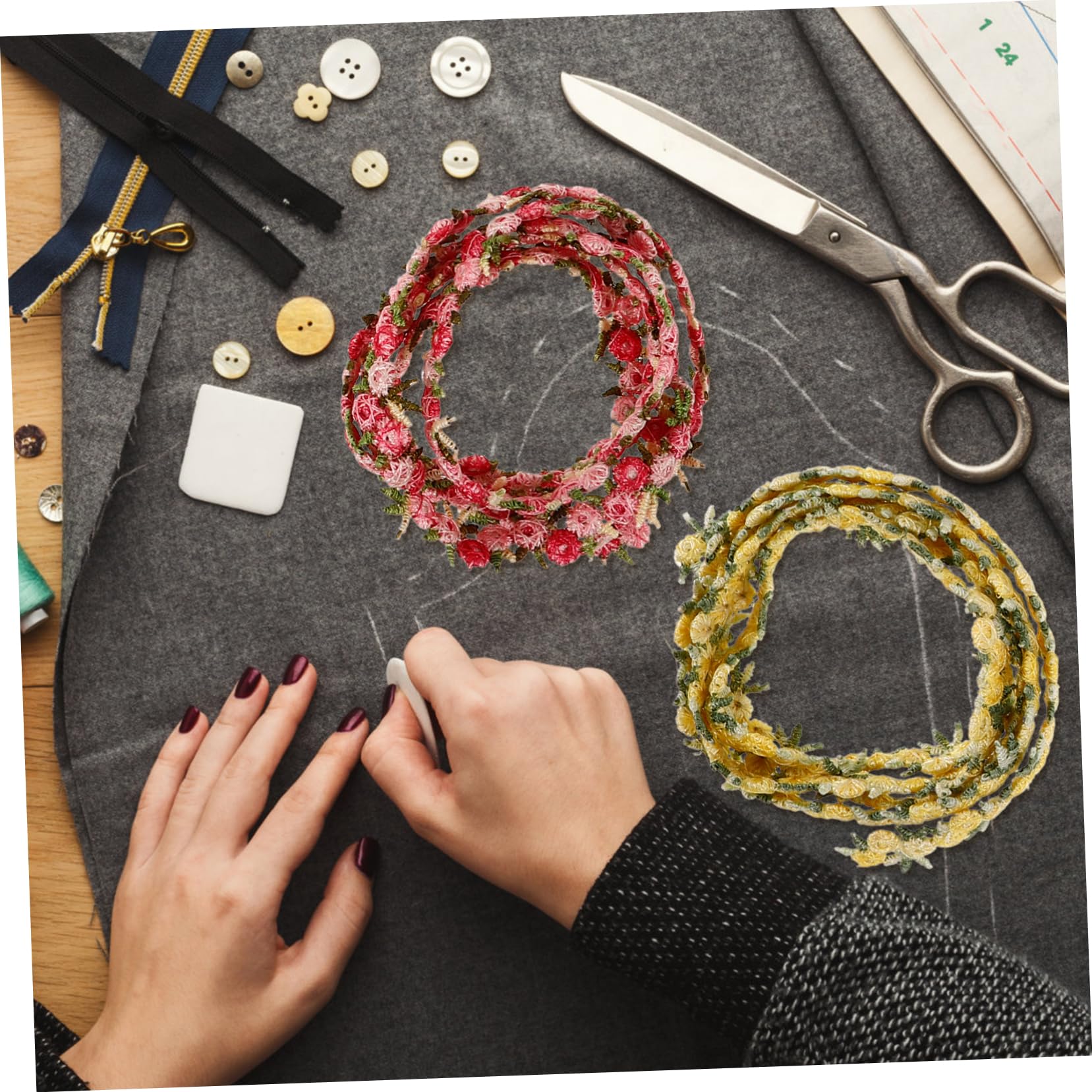 NUOBESTY 15rollen Dekorative Spitzenborte Für Haarschmuck Farbige Blumenborte Hochwertige Stoffbesätze Für Kleidung Vorhänge Und Bastelprojekte Blutrot