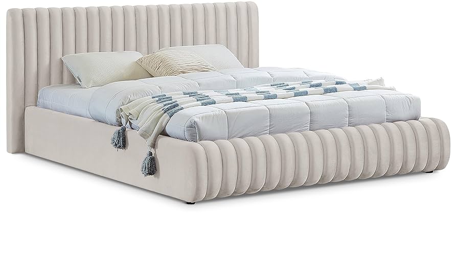 Amazon.com: Meridian Furniture NicoCream-Q Nico Collection