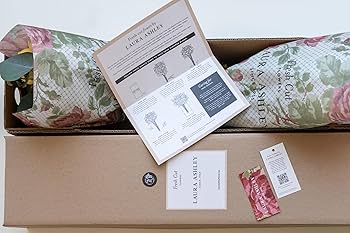 Amazon｜ローラアシュレイ ウィンター ワンダーランド ブーケ