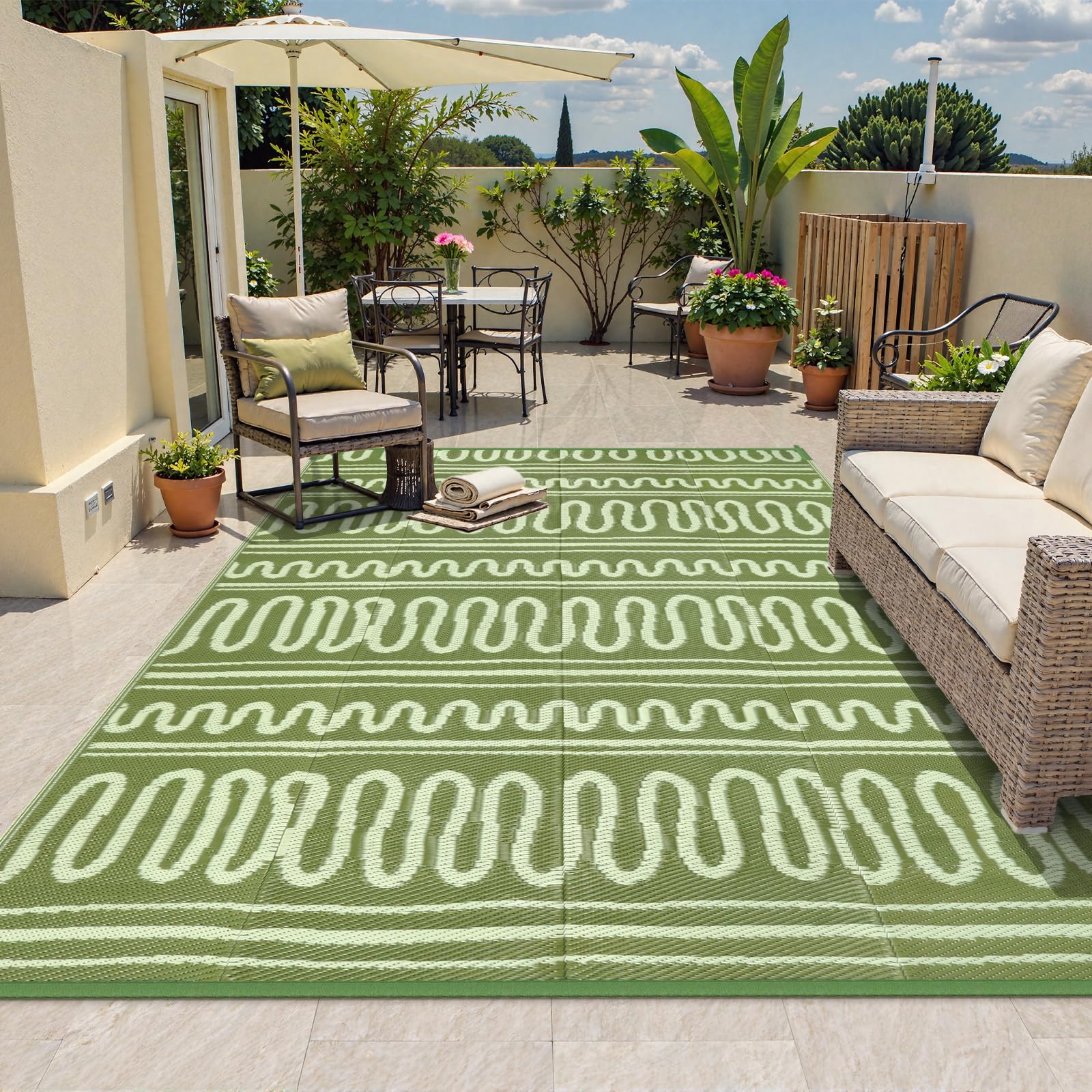 Beeiva Green Outdoor Rug 8x10, Reversible Plastic Straw Indoor/Outdoor Rug, Portable Outdoor Deck Rug for Patio, Balcony, Backyard, Porch, Camping, Picnic - Green