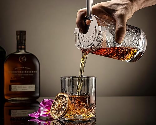 Miniatura 7 de Mixology & Craft Juego de cóctel – Kit de camarero de 7 piezas con juego de vasos mezcladores, jigger japonés, cuchara, mezclador y colador,
