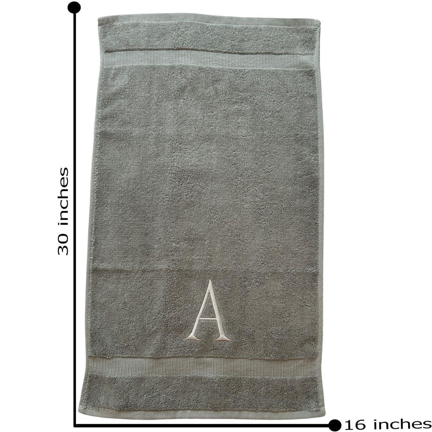 Toalla de mano gris con inicial para baño, toalla bordada decorativa con monograma de calidad de hotel para tocador, spa, certificado orgánico GOTS, juego de 2 letras plateadas V