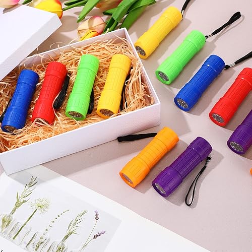 Miniatura 7 de Paquete de 20 mini linternas de 9 LED con 60 pilas AAA, linterna para niños, linternas de mano a granel para regalos, suministros de accesorios de