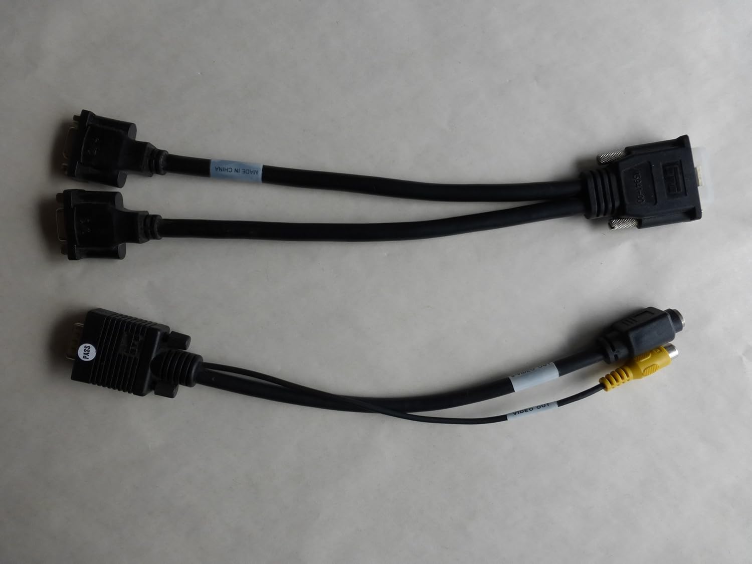 DMS-59 to Dual VGA Y-cable and DMS-59 to DVI/S-Video/Composite Y-cable