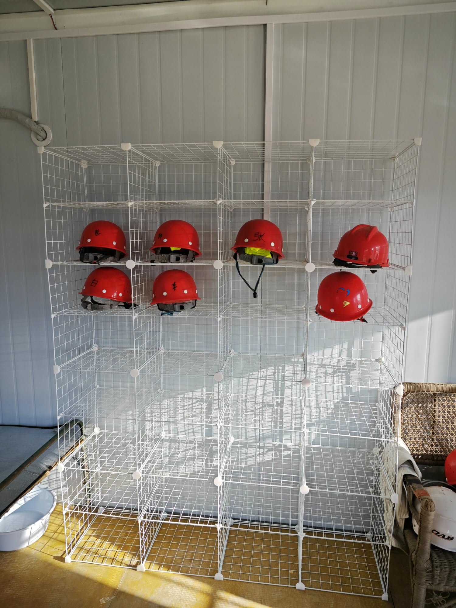 soporte casco moto Estante Para Colocación De Cascos, Cajas De Almacenamiento Móviles Para Cascos De Seguridad, Estante De Exhibición Para Cascos De Silvicultura(White)