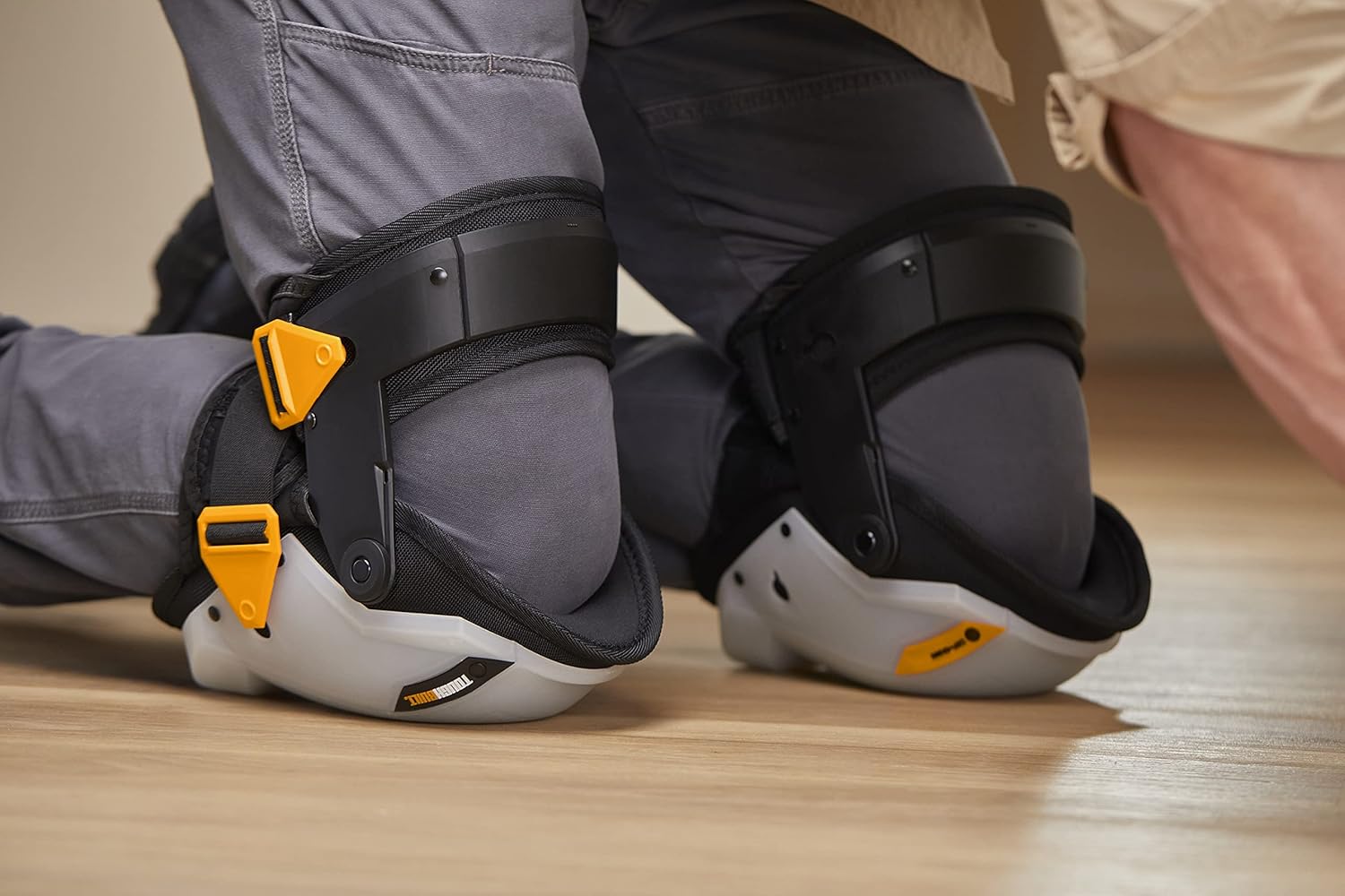 ToughBuilt - Heavy Duty Non-Marring Gelfit ™ Thigh Support Stabilization Knee Pads - Comfortable, Adjustable, Ultimate Stability with Ergonomic Fit - (TB-KP-G3R) : Everything Else