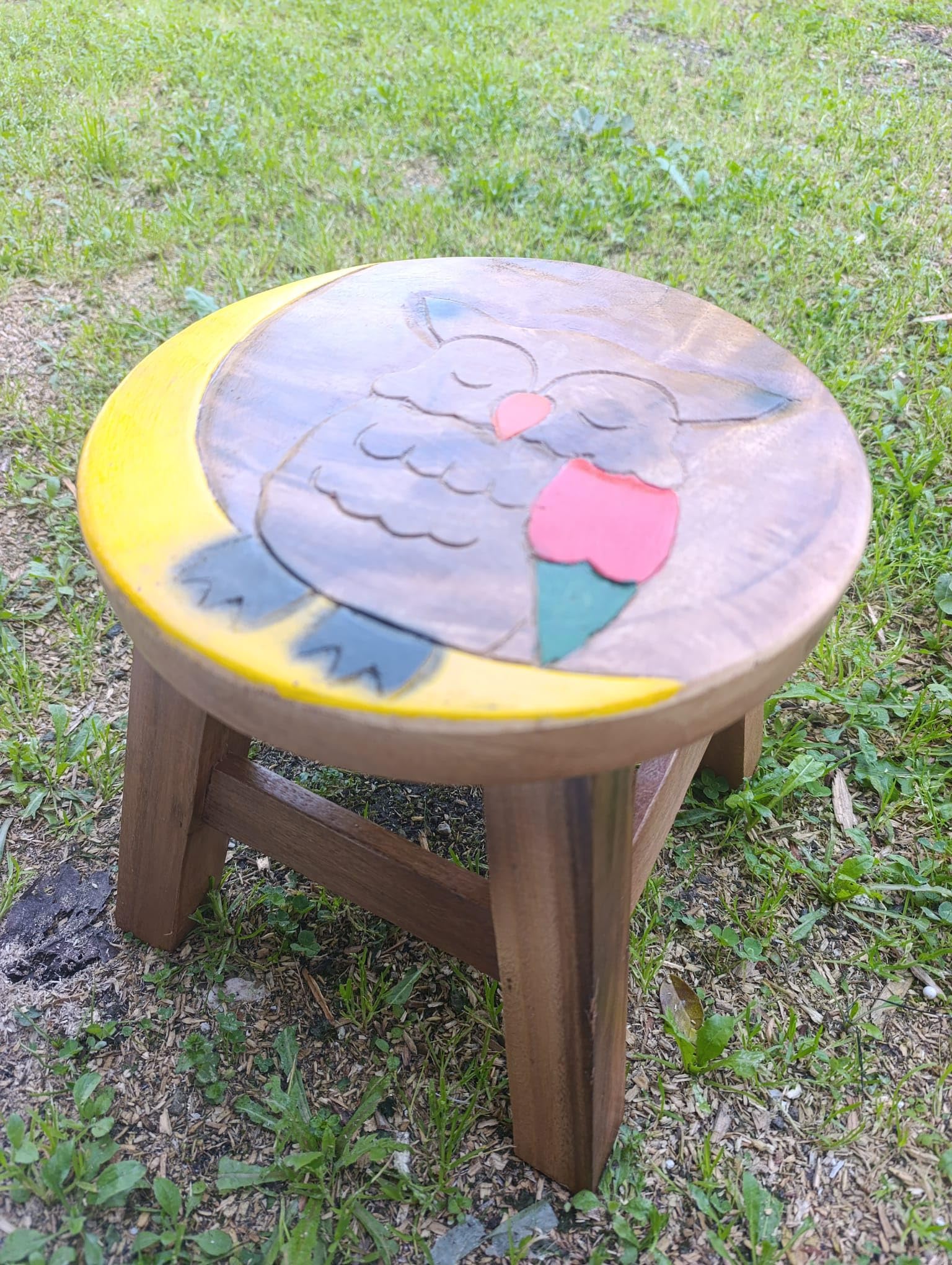 Sgabello per Bambini in Legno Massiccio, Diametro 25cm Altezza 25 cm Vari Modelli (Gufetto)