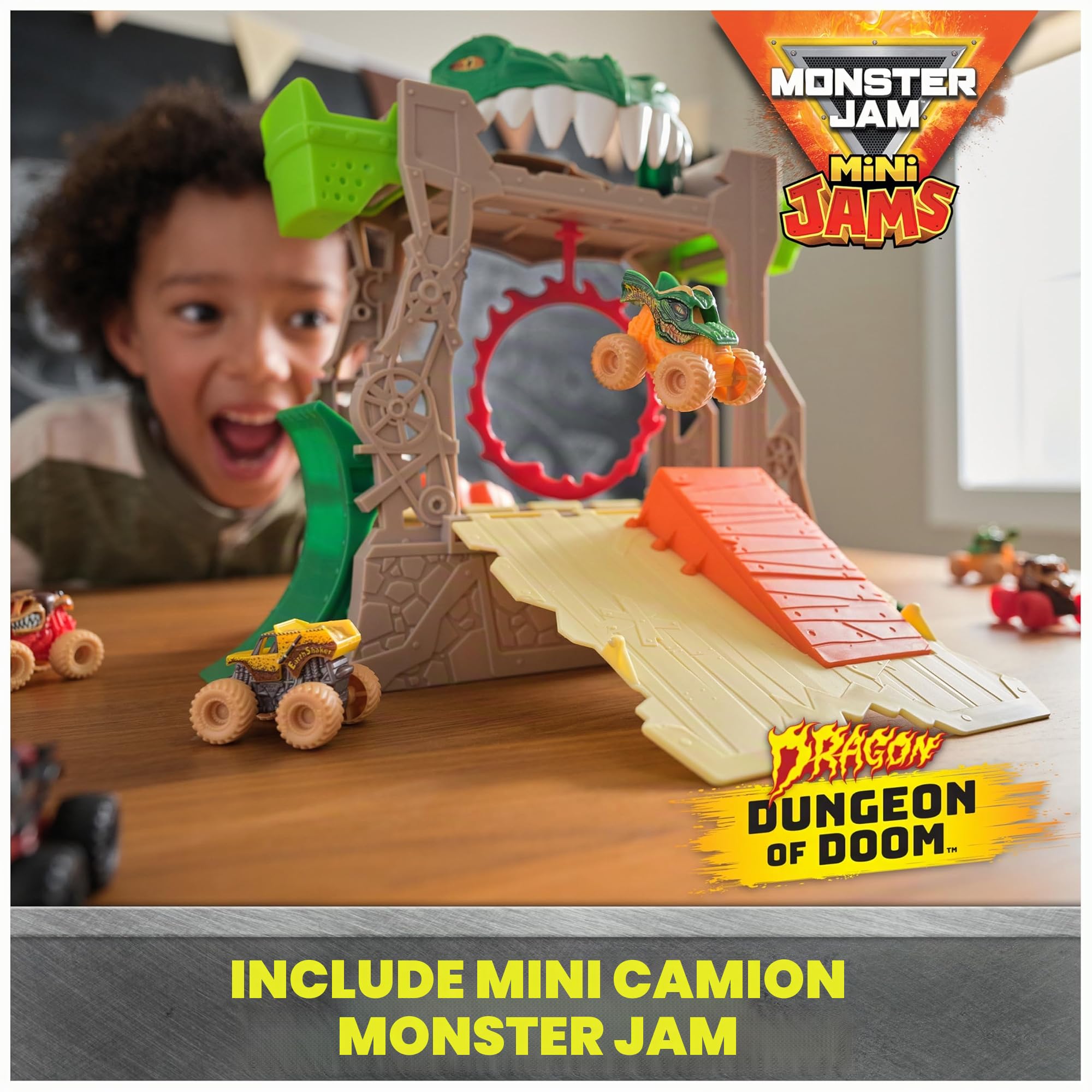 Monster Jam, set di gioco Dragon Dungeon of Doom, Mini Jams, Monster Truck Die-Cast Dragon in scala 1:87, giocattoli per bambini dai 3-4-5-6 anni in su