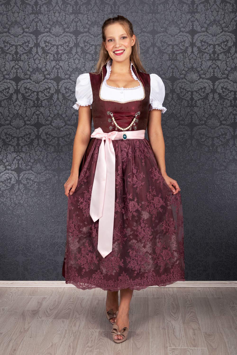 Edelnice Trachtenmode Exklusives Designer Stehkragen Langes Dirndl Stella inkl. Spitzen Dirndlschürze und Charivari