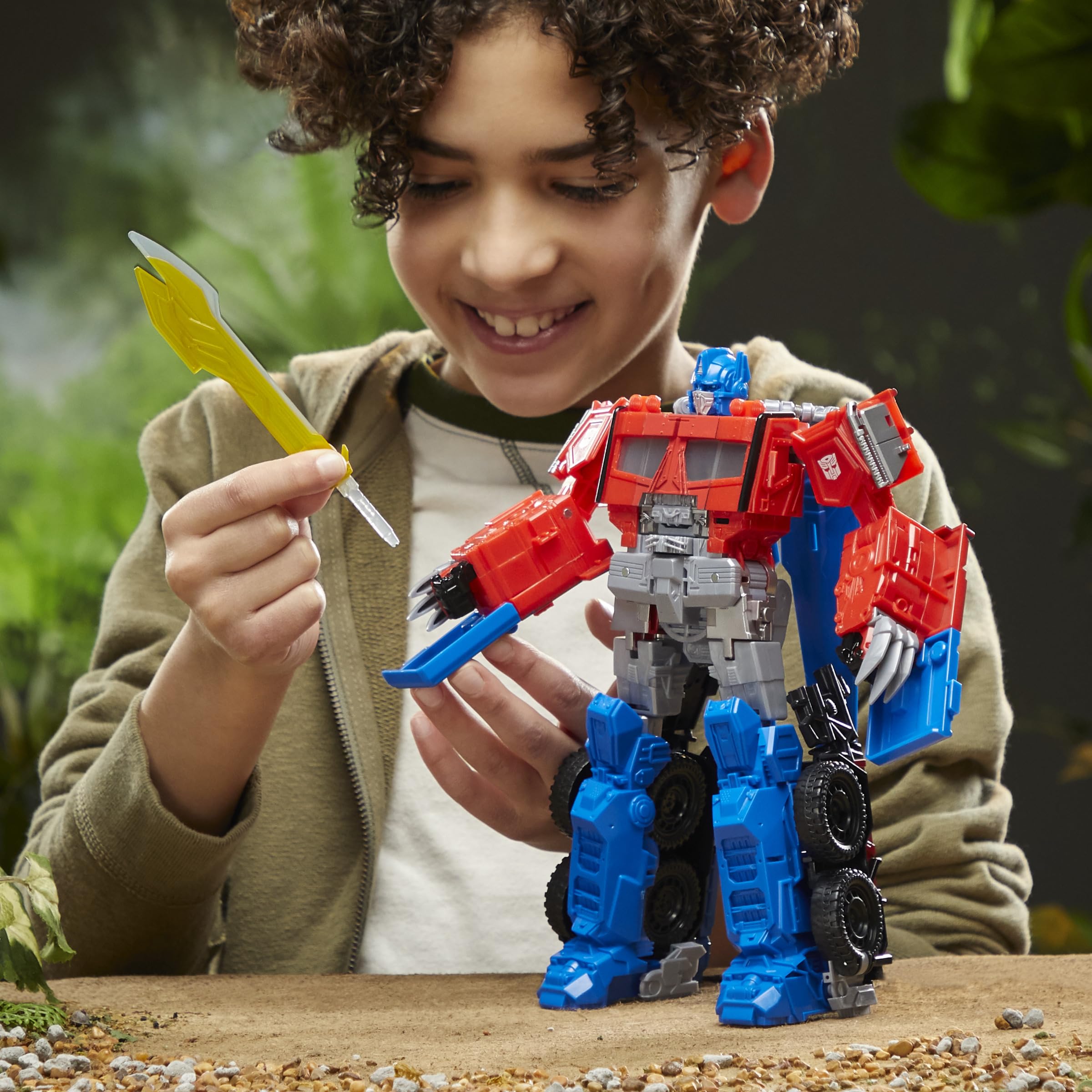 Transformers Toys Rise of The Beasts Movie, Beast-Mode Optimus Prime Toy with Lights and Sounds, Age 6 and up, 10-inch - Image 4