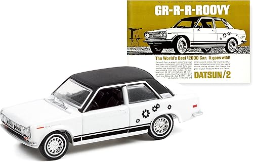 Miniatura 3 de 1969 Datsun 510 Blanco y Negro con gráficos GR-R-R-ROOVY El mejor auto de $2000 del mundo. ¡Se vuelve salvaje! Modelo de automóvil fundido a presión