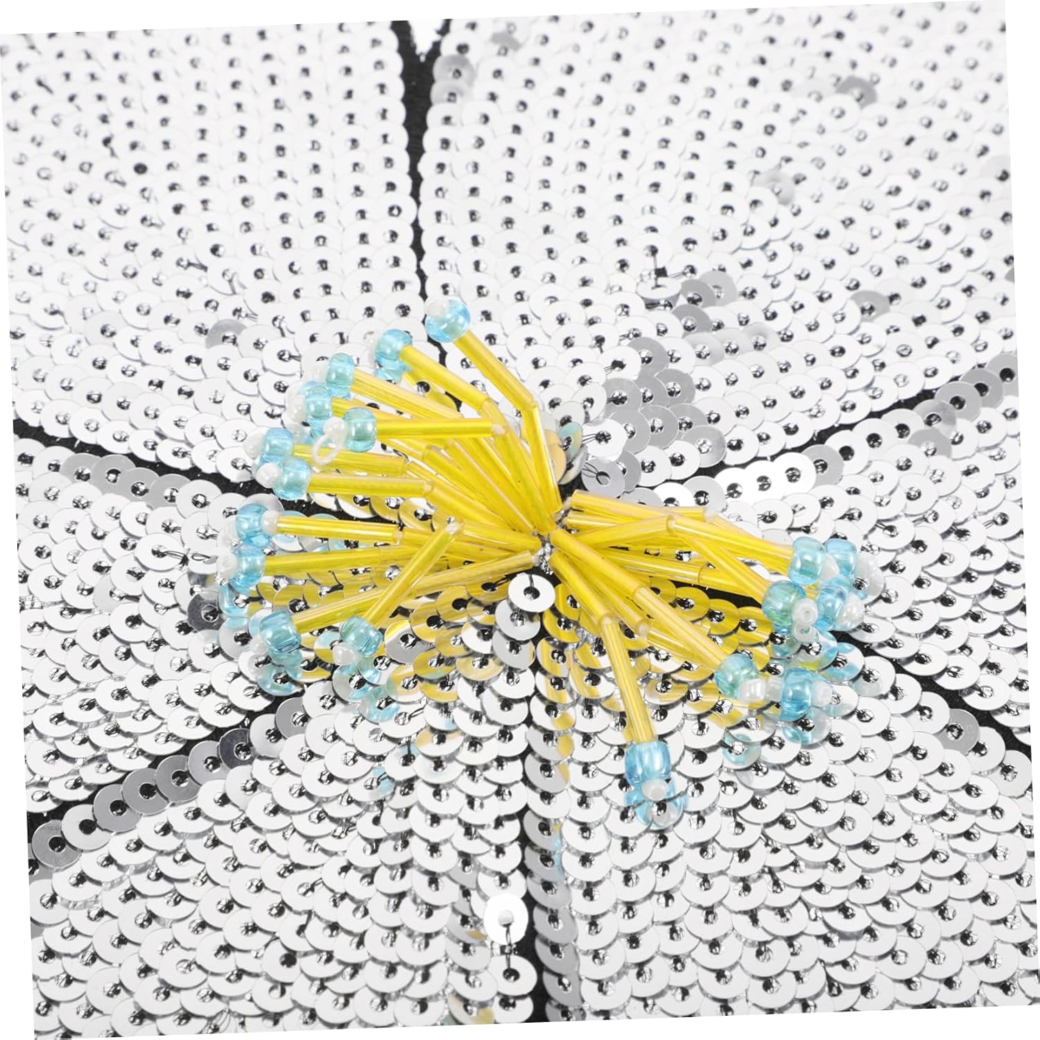 VILLCASE 2pcs Flower Sequin Appliques Sparkling Floral Embellishments for Costumes DIY Projects Garment Accessories for Stage Performance Creative Sewing