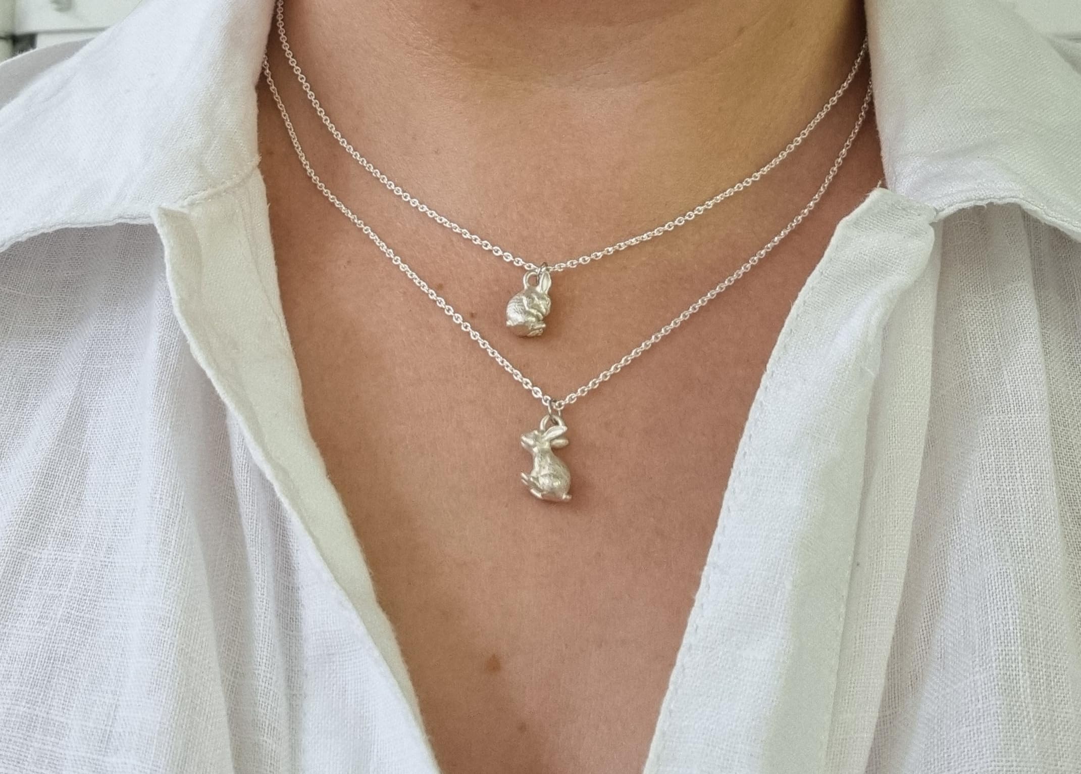 Hase Kette Silber Anhänger Charm Hase Geschenk Damen nickelfrei Echtschmuck Handarbeit handmade Schmuck amazon Hase Kinderschmuck Silber Geschenk Kommunion Kinderschmuck silber gerollt