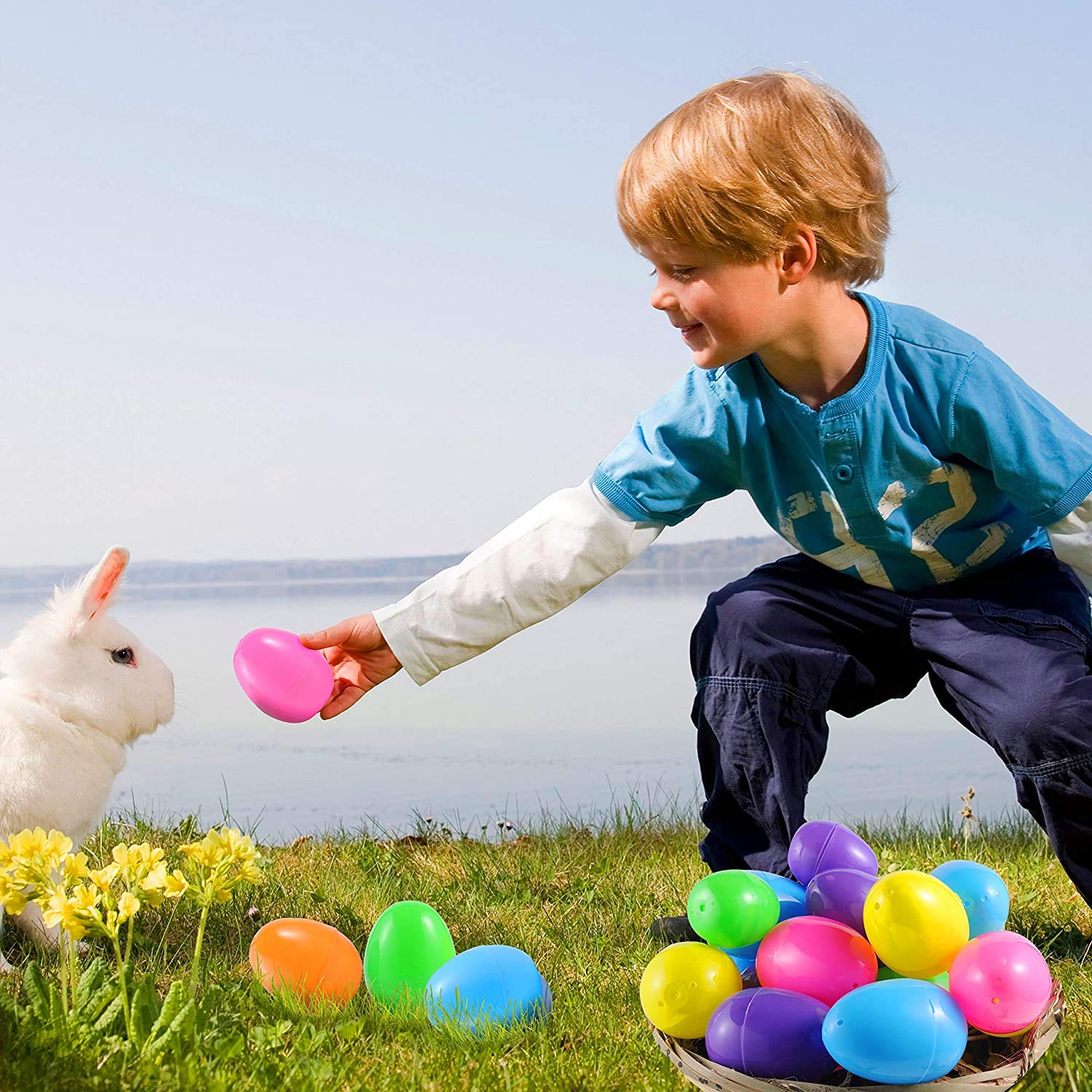 JOYIN 48 œufs de Pâques géants pré-remplis avec jouets, 3,25 pouces pour paniers de Pâques