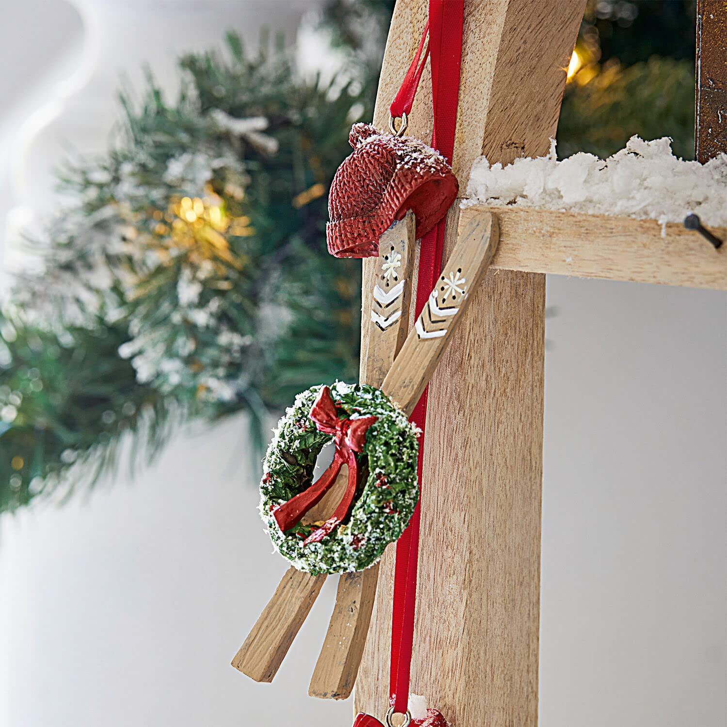 Loberon Weihnachtsanhänger 4er Set | Handbemalte Winter Design Christbaumschmuck