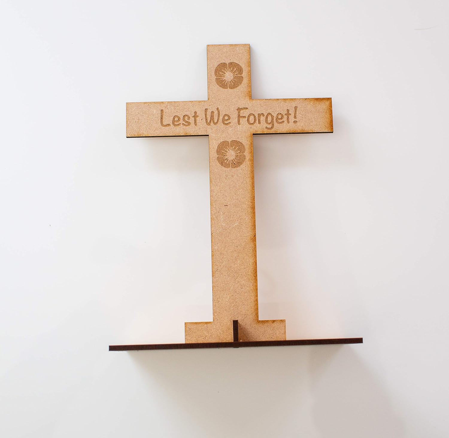 Influent Uk Lest We Forget Wooden Cross For Remembrance Day Or Armistice Day Amazon Co Uk Home Kitchen