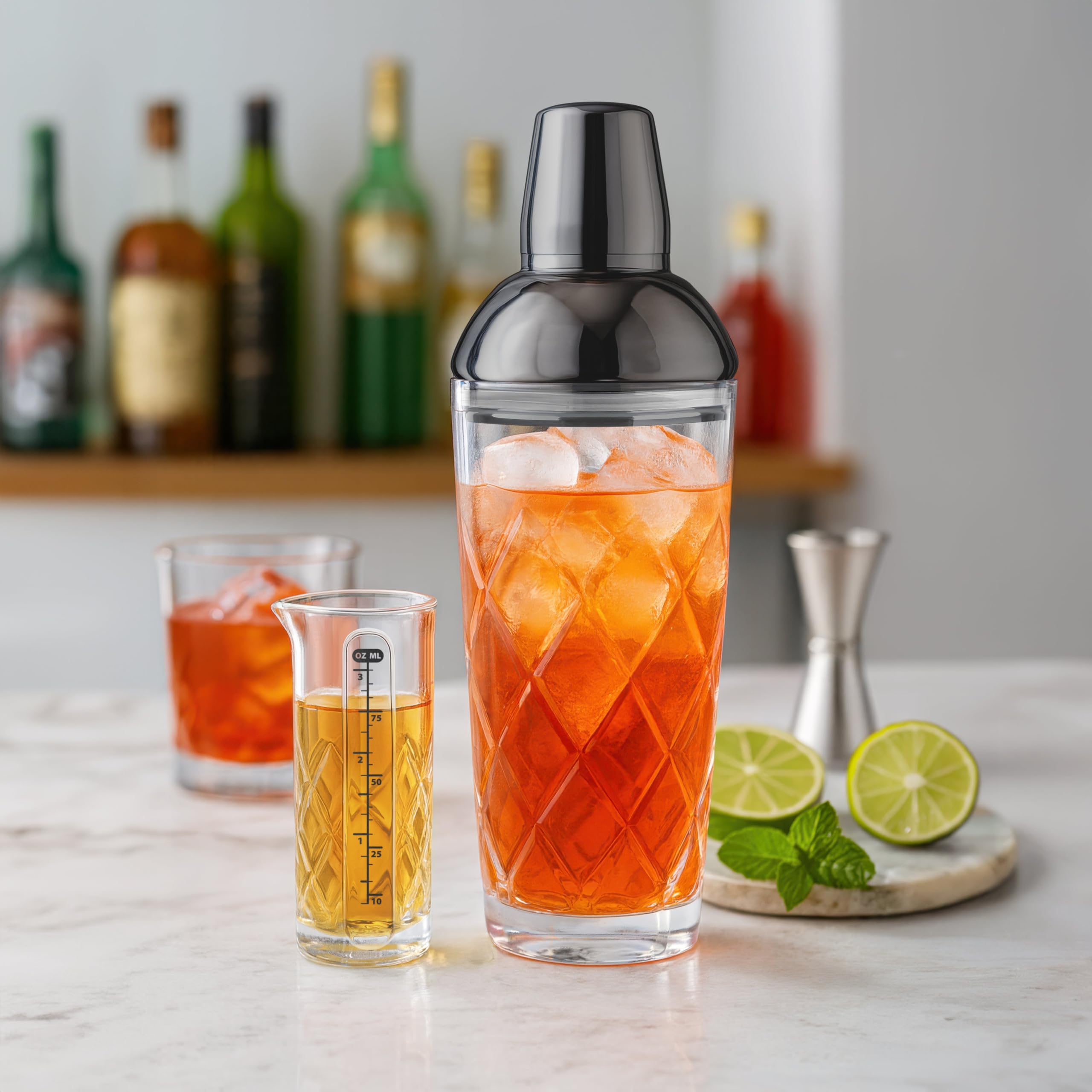 Final Touch Yarai FTA1859-19 - Juego de coctelera de cocina japonesa con tapa cromada negra y medidor medidor - Kit de mezcla premium para camareros y el hogar - 24 onzas (700 ml)