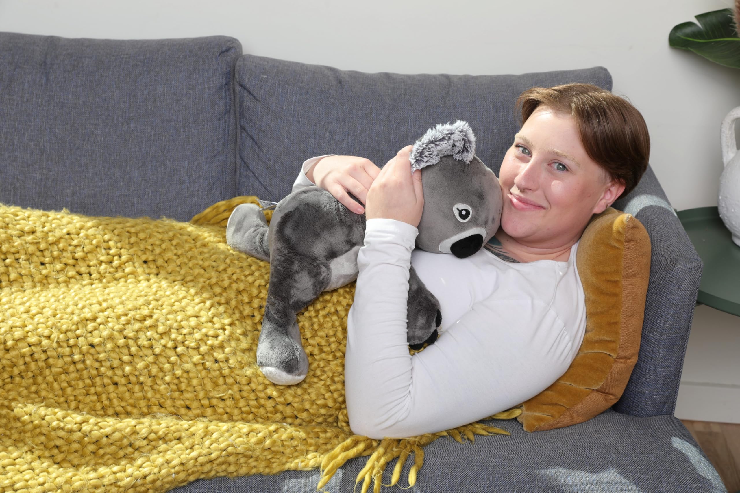 HUGIMALS Quinn der Koala – 2 kg schweres Kuscheltier für Kinder, Jugendliche und Erwachsene – Weiches Plüschtier zum Stressabbau und zur Beruhigung – Duftlos, waschbar, kuscheliges Angstspielzeug