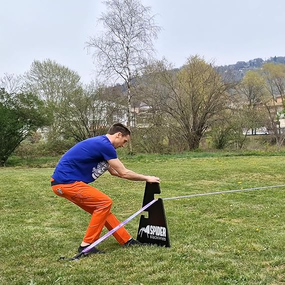 SPIDER SLACKLINE - Outdoor Custom Kit for Beginners - for open environments without trees - Includes: 1 custom line, 2 A-frames, 2 plates, 4 stakes, and a manual - Complete set 30m