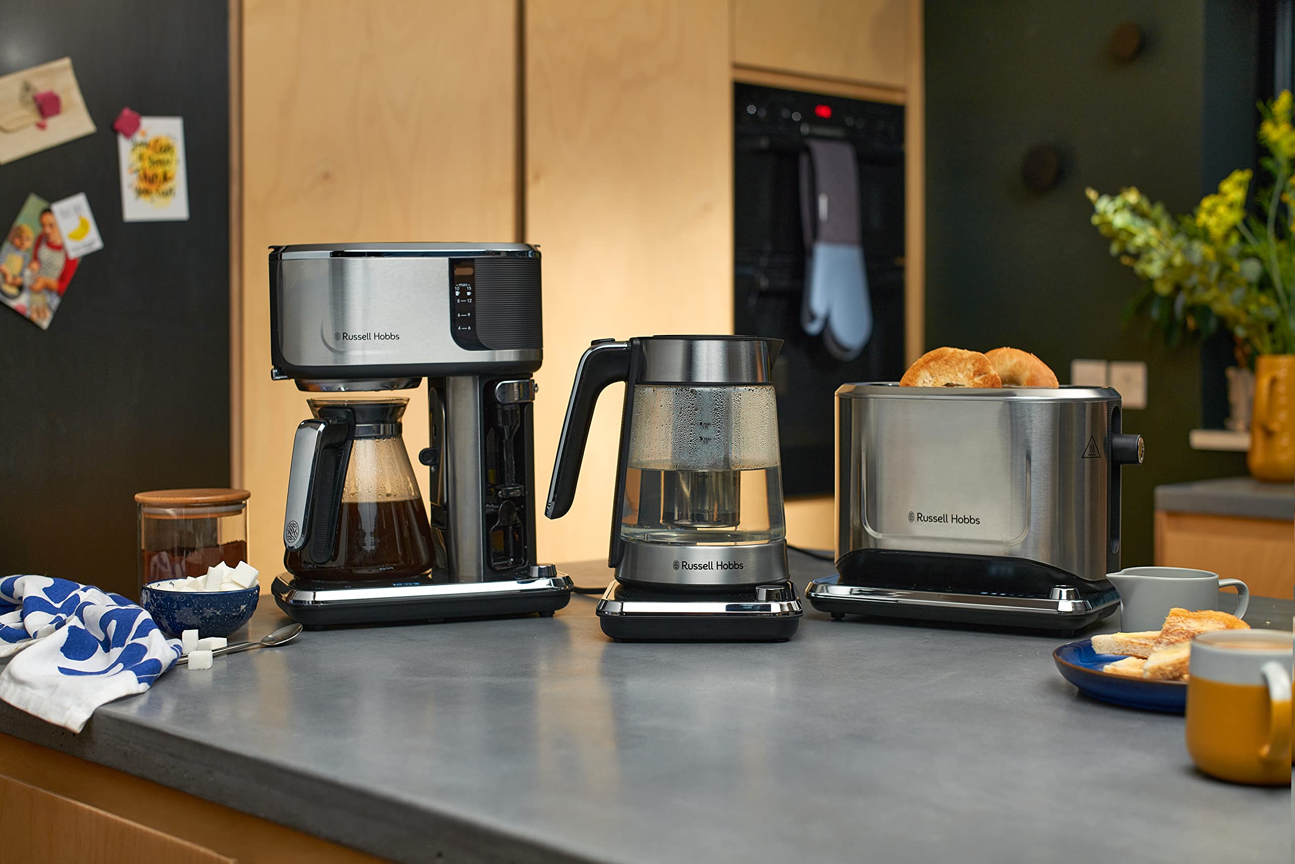 Russell Hobbs Tostapane - 2 fette - Grado di doratura perfetto; Ogni tipo di pane; Automaticoutomatico; Acciaio Inox; Superficie di controllo touch digitale, slot extra larghi, Attentiv 26210-56