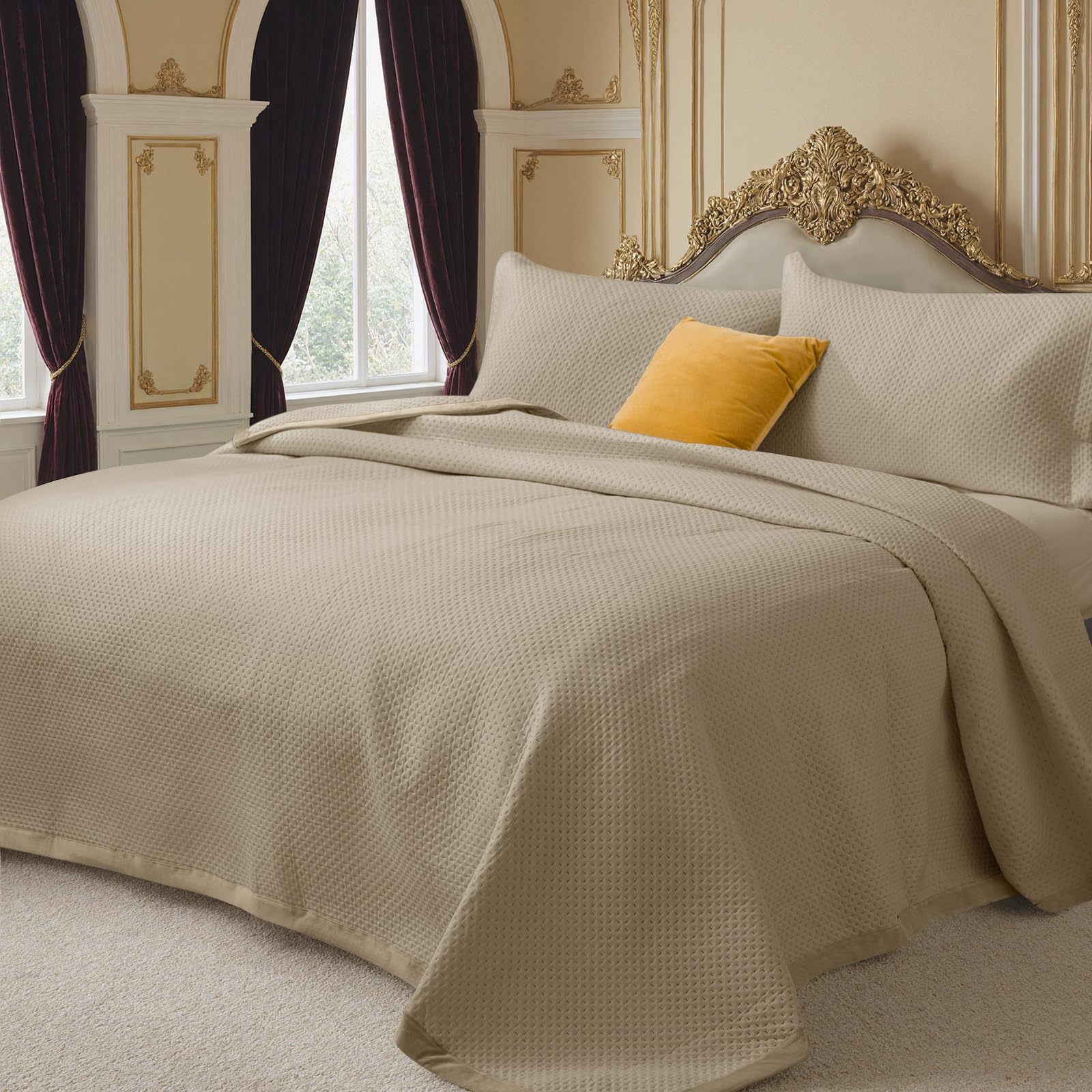 OKYUK 3-Piece Queen Quilt Set Quilted Bedspread Oversized Microfiber Lightweight Coverlet Set with Shams Reversible Printed Coverlet Bedding Set for All Season (Khaki Star, 220 * 240cm)