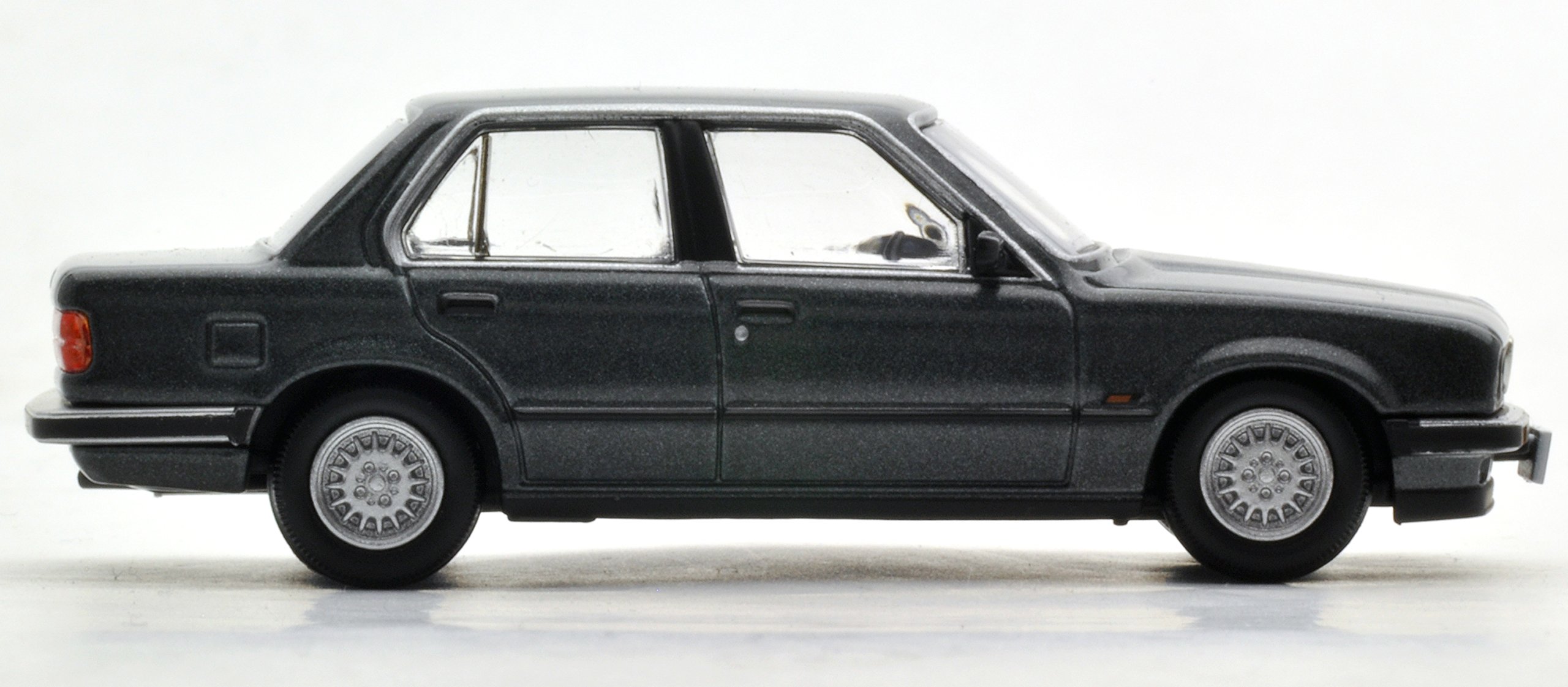 LV-N93c BMW 325i 4ドア ガンメタ TOMICA LIMITED VINTAGE NEO LV-N93c 1/64] BMW 325i 4door (Gray)