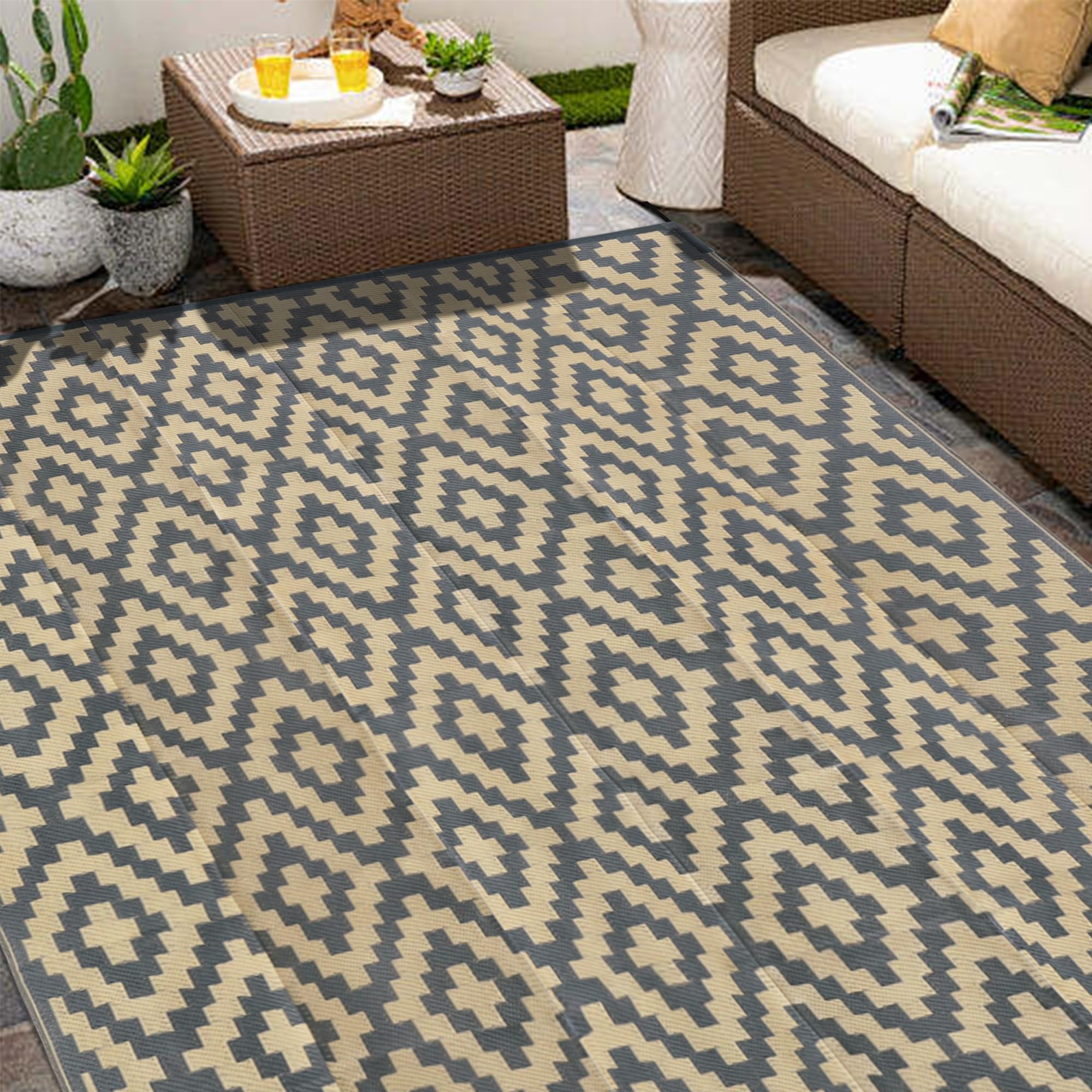 SAND MINE Reversible Outdoor Rug