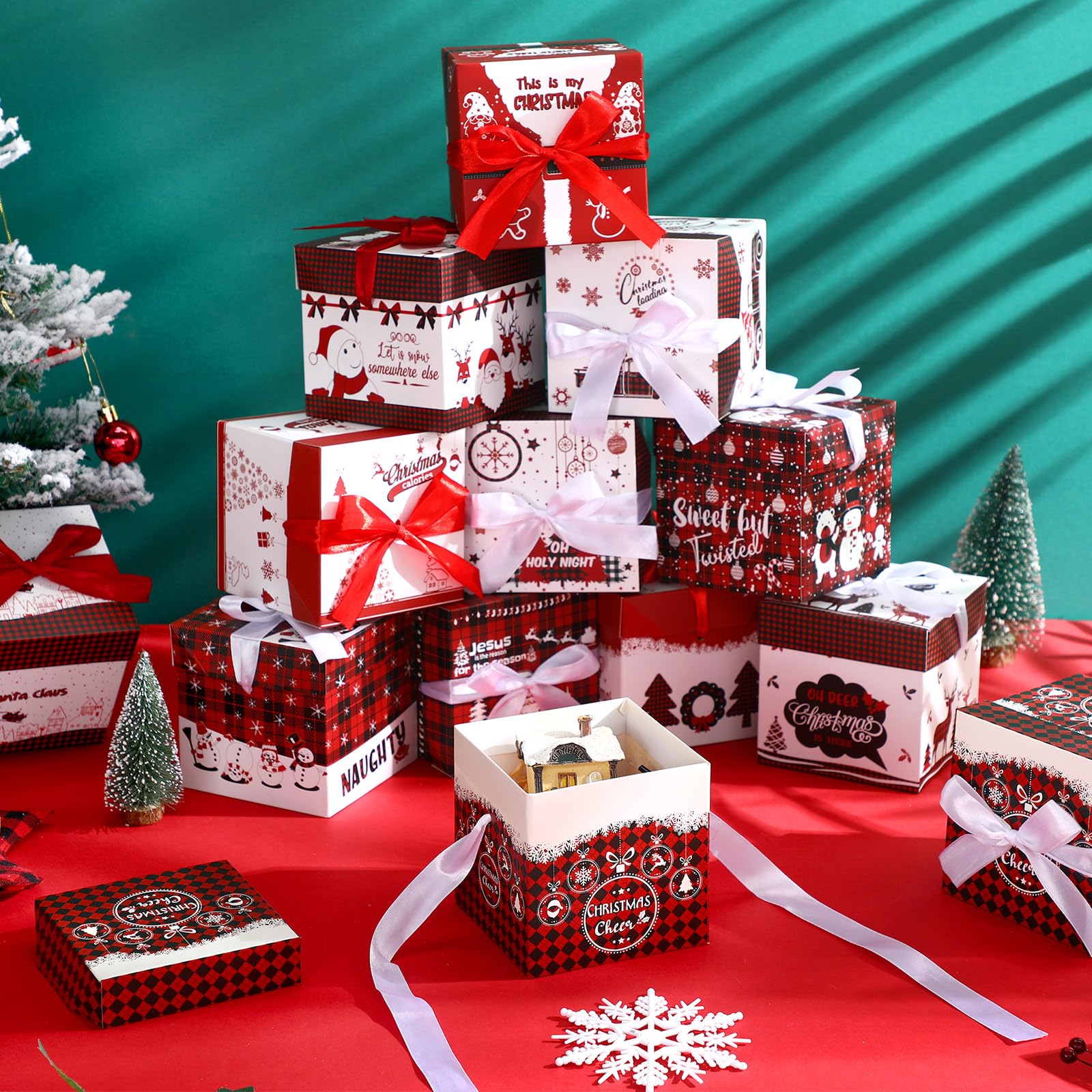 Cholemy 36 cajas de regalo de Navidad con tapas, pequeñas cajas cuadradas con lazo de cinta, cajas de Navidad de 4 x 4 x 4 pulgadas, cajas de regalo para fiestas de Navidad, embalaje de regalos, 12
