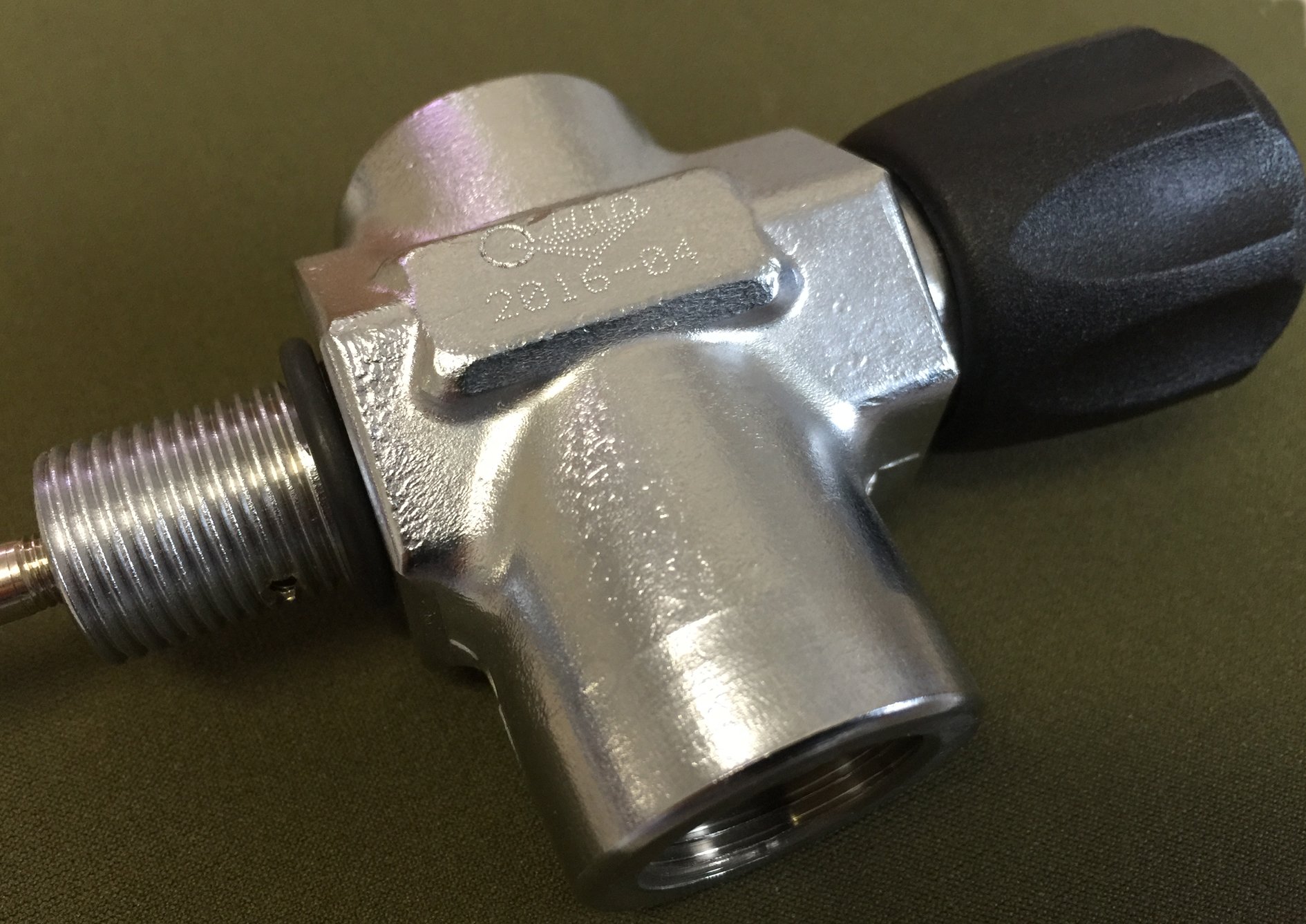 Vanne monovale-pneumatique 300 bar avec filetage du goulot M18 x 1.