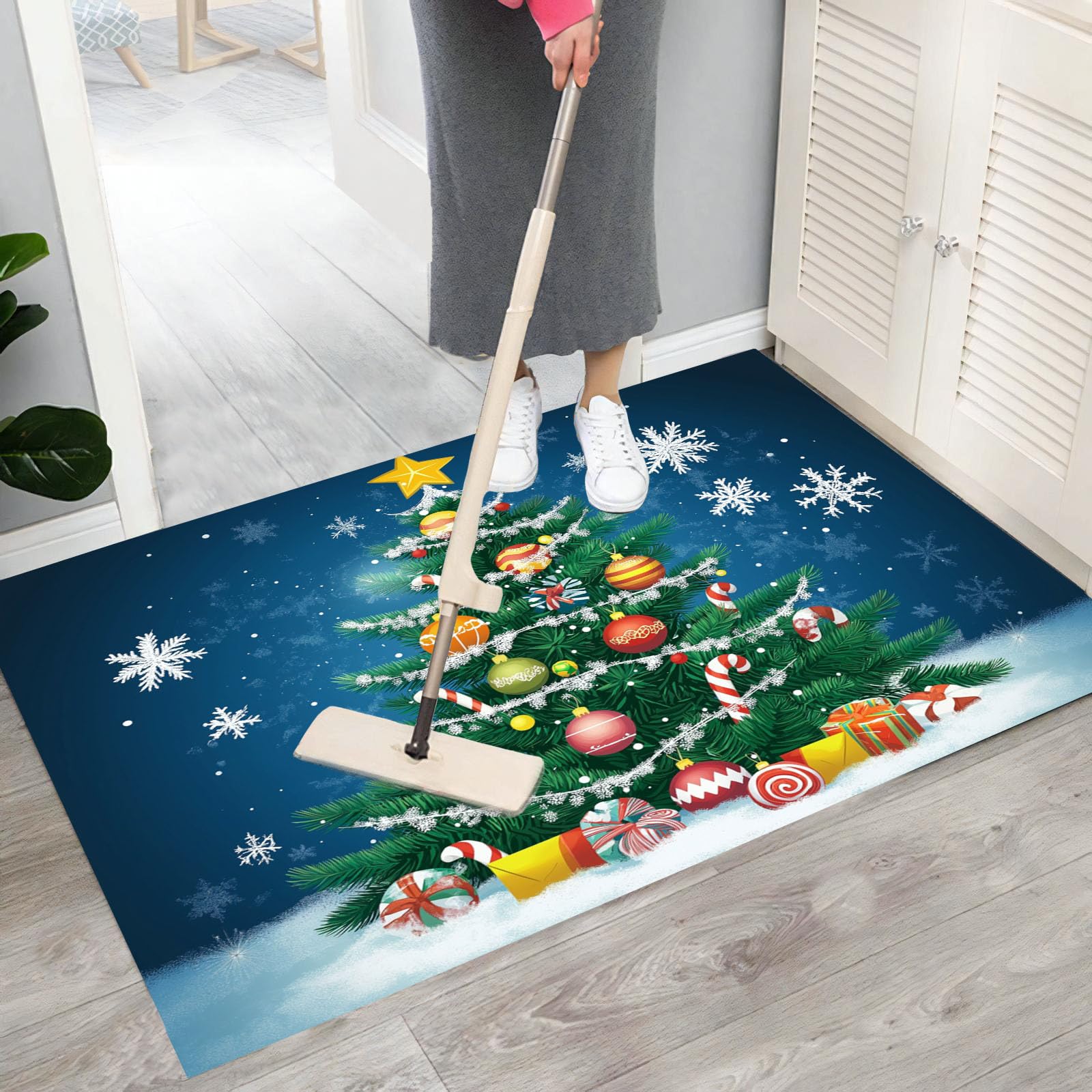 Fußmatte Bunte Weihnachtskugeln grünes Weihnachtsbaumdesign, Türmatte rutschfest Waschbar, Weihnachts Fussmatte Innen und Außen, Blau Farbgebung Weihnachts Fußmatte Winter, 90 x 150 cm