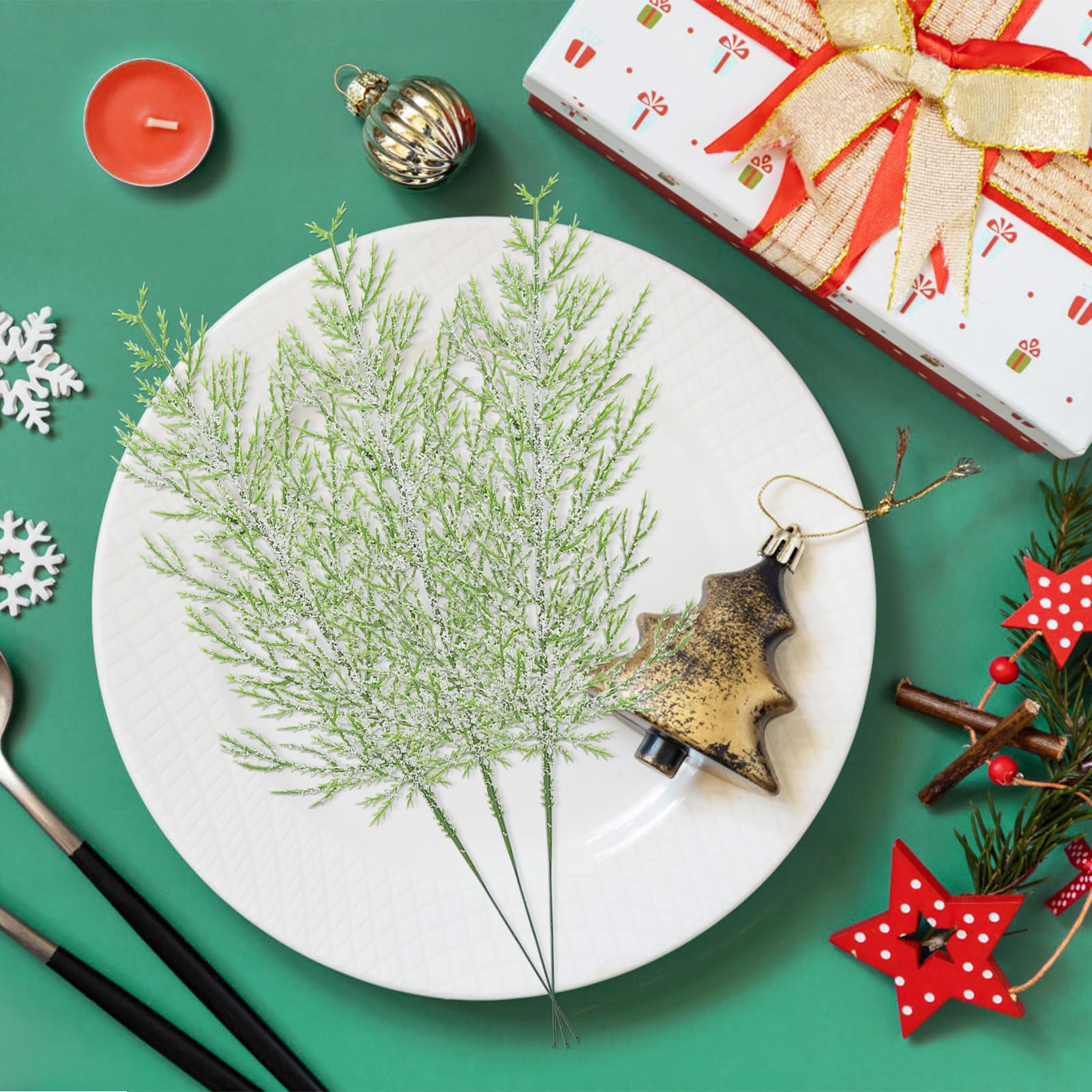 DILIBRA 72 Stück künstliche schneemattierte Tannenzweige, Weihnachtsgrünstiele, künstliche Tannenzweige zum Selbermachen, schneebedeckte Kiefernstiele für Girlande, Kranz, Handwerk, Zuhause, Küche,