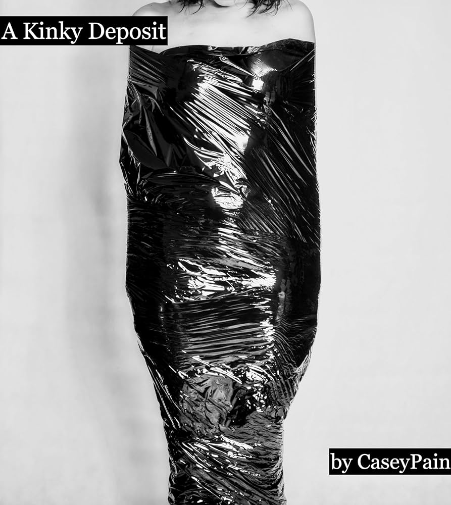 Yetuk va yosh swingerlar boshqa porno video uchun uchrashadilar. Hojatxonaga siyayotgan shahvoniy keksa ayollar