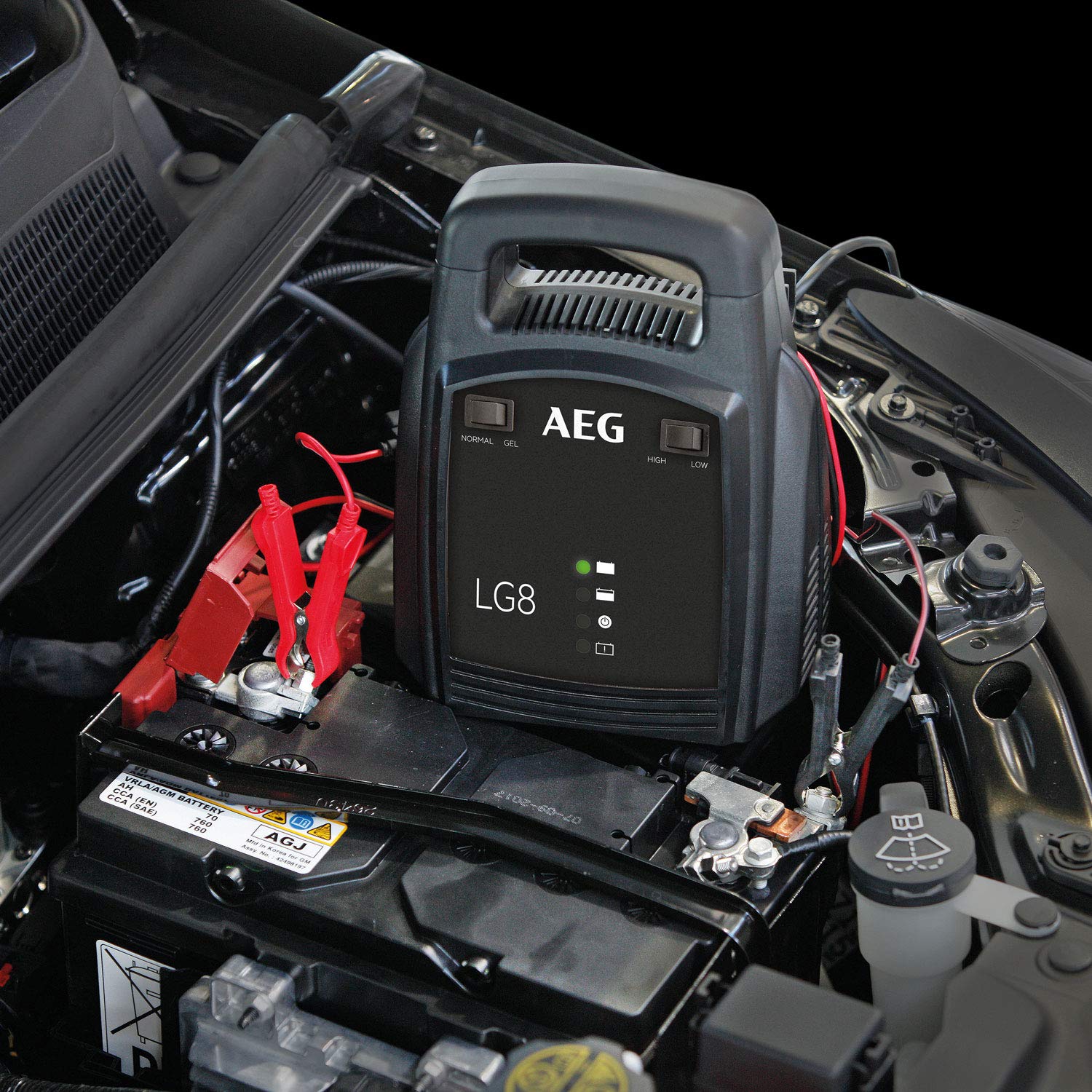 AEG Automotive 10273 Batterieladegerät, 12 V, 8 Amp, LED Anzeige, Erhaltungsladegerät