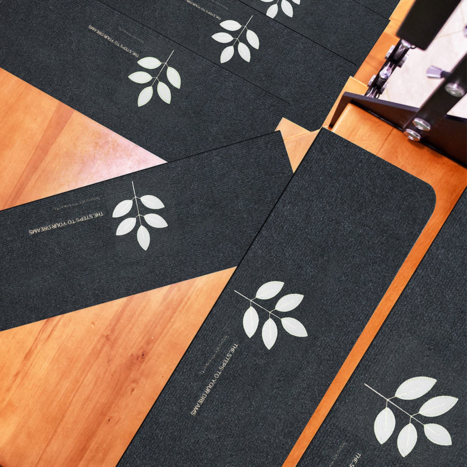 uoXHFdh Stair-Treads-for-Wooden-Steps-Non-Slip Mats with Adhesive Indoor Stair Runner for Elders and Pets(1)