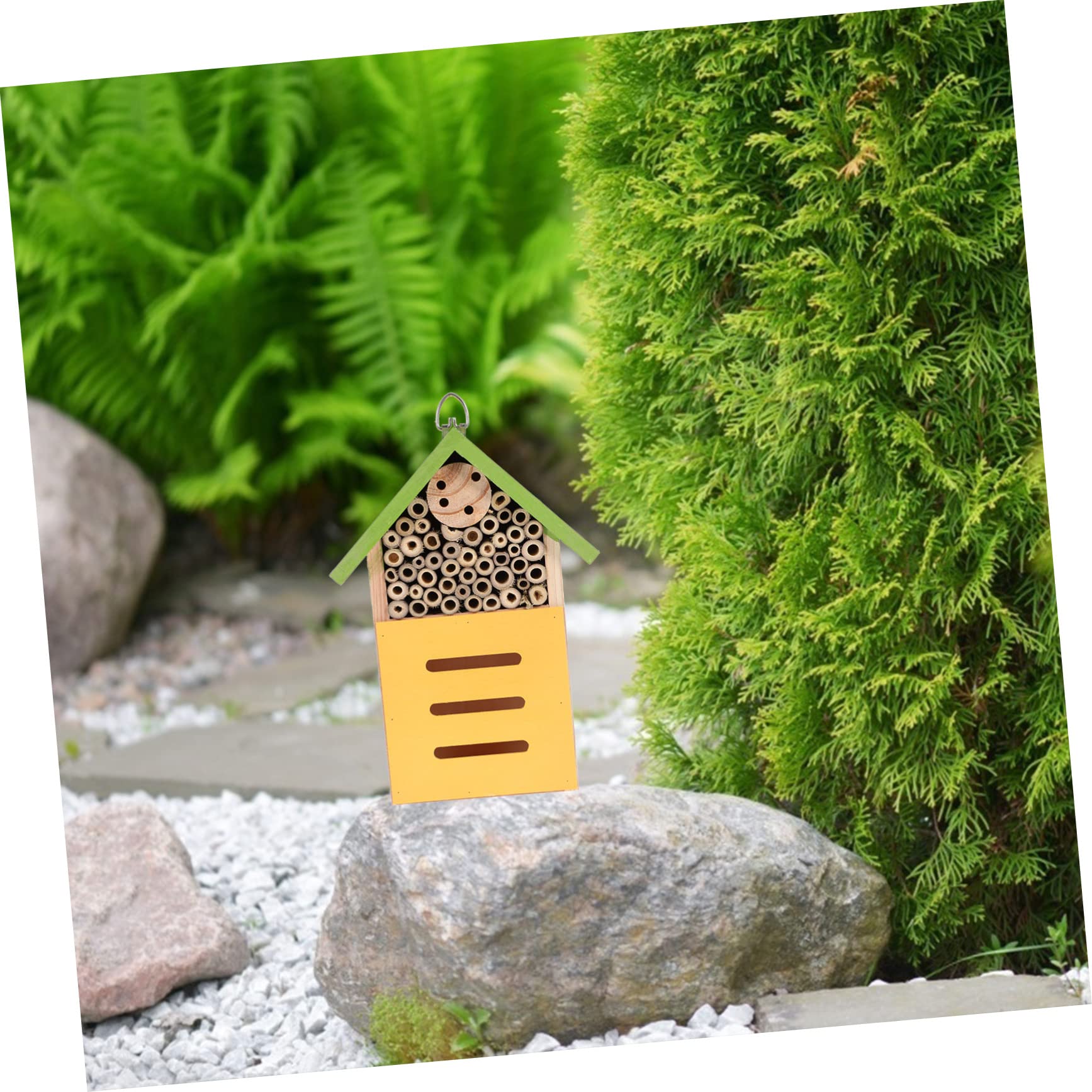 Casetta per Insetti in Legno Verde Stile Baita, Decorazione da Giardino | Api, Uso in Giardino, Richiama Insetti Utili, Aiuta L’ecosistema del Verde