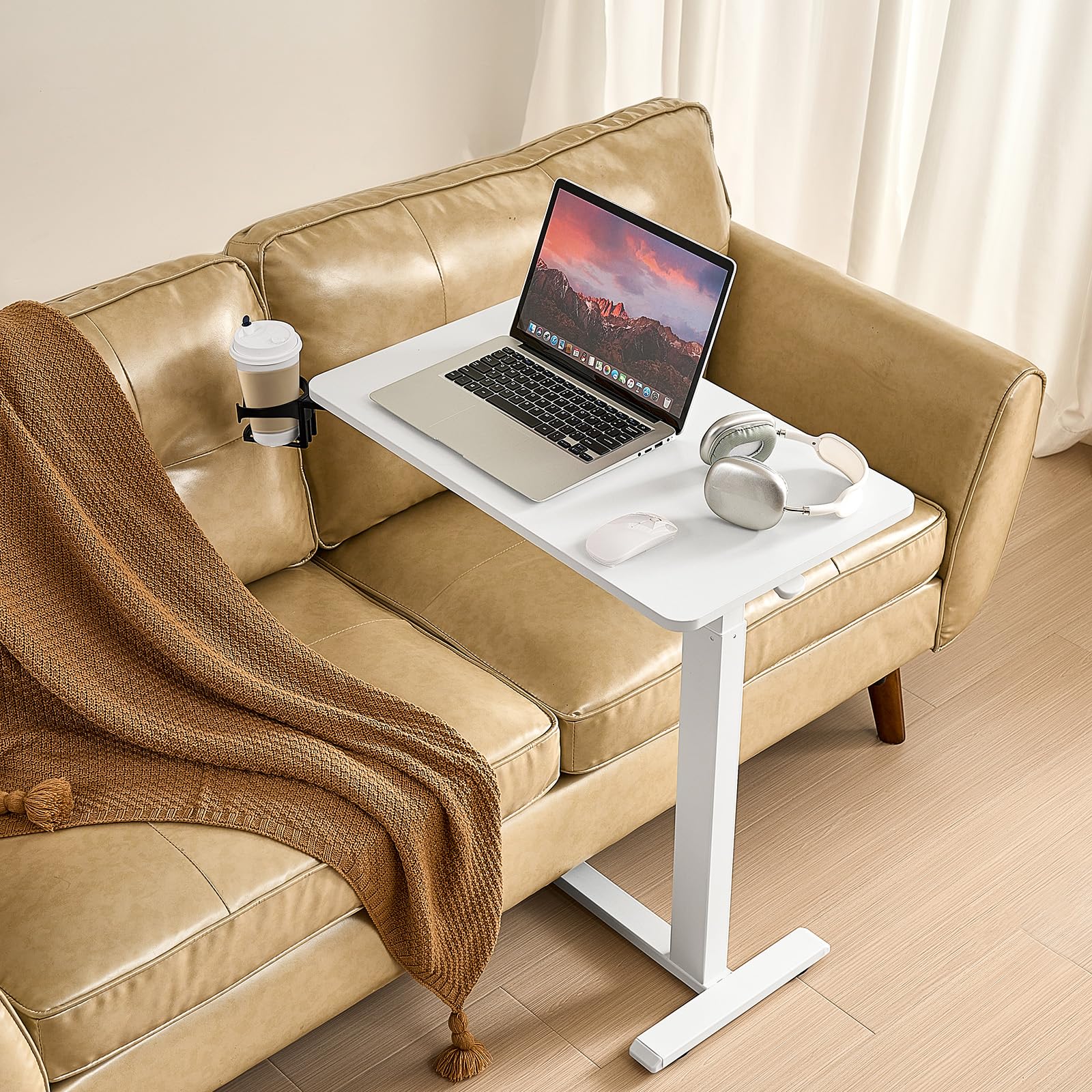 VEVOR Tavolino da Letto Mobile con 4 Ruote Nascoste, Scrivania per Laptop, Regolabili in Altezza con Portabicchieri, Scrivania Portatile in Truciolato Sopra Letto per Casa, Ufficio, Studio, Bianco