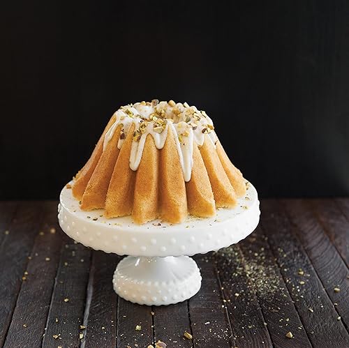 Miniatura 6 de Nordic Ware Lotus Bundt - Sartén dorada, capacidad de 5 tazas