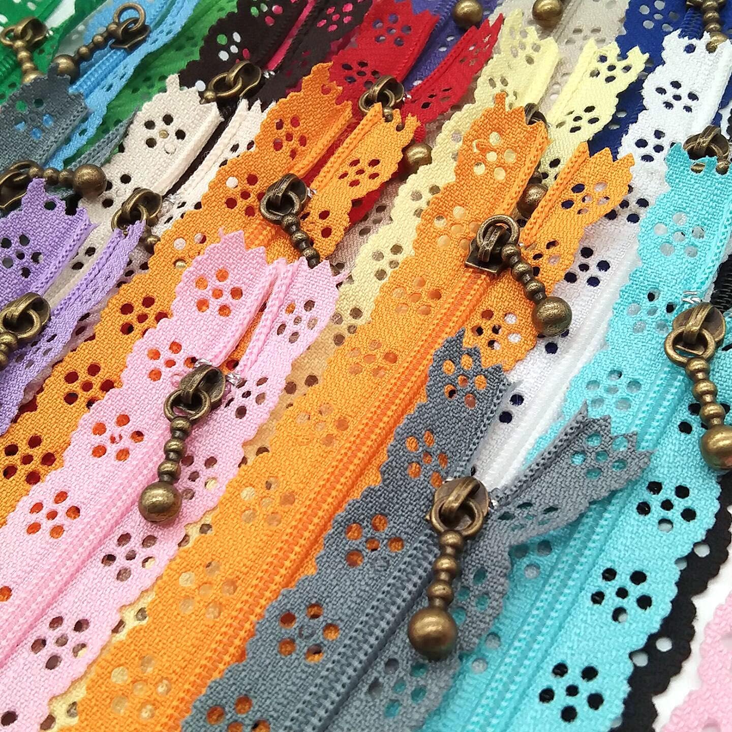 LNKA Lace Zippers 20CM(7.8inch) Novelty 20pcs/Pack 3# End Zipper DIY Nylon Coil Flower Zipper for DIY Sewing Dress Tailor Craft Bed Bag Random Color