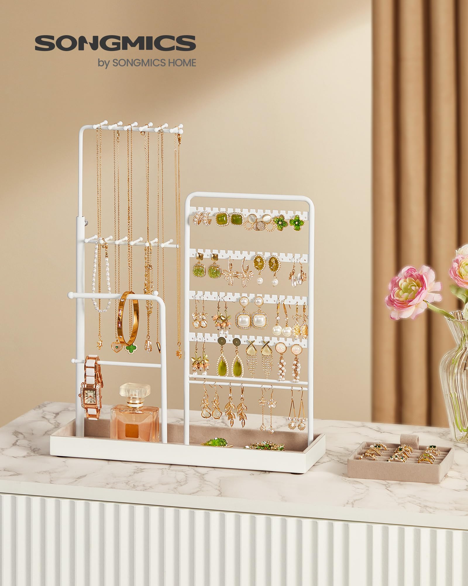 SONGMICS Portagioie, Espositore per Gioielli, Porta Orecchini, Metallo, Vassoio in Velluto, Porta Collane Regolabile, Altezza 30,9-47,5 cm, Oro Pallido JJS026A01