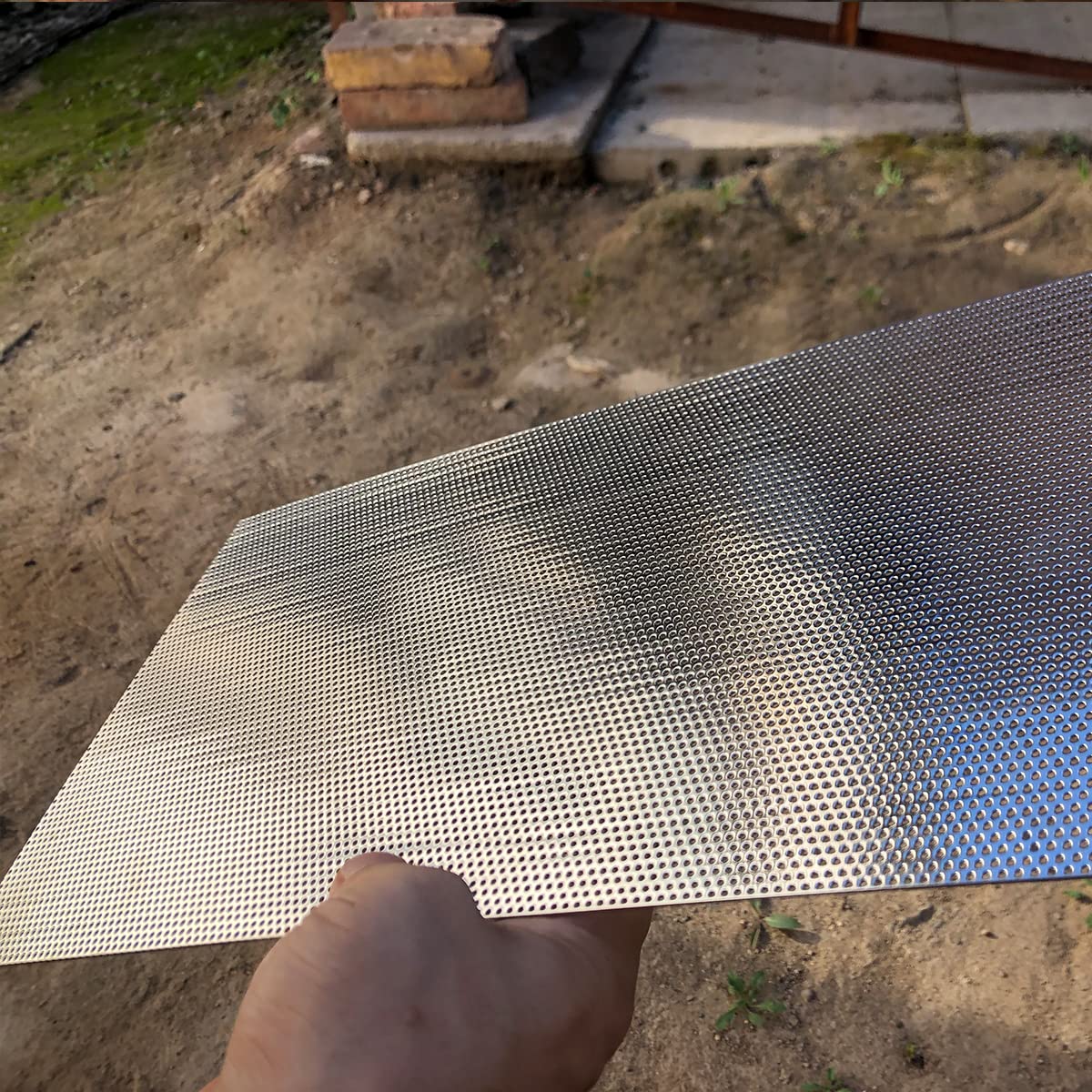19 Gauge Perforated Metal Sheets 15.7"x7.8" Opening 22% Hole 1.5 mm 0.06 inch (About 1/16") Perforated Stainless Steel Sheet 304 Stainless Steel Mesh Screen Panel Decorati Mesh Plate