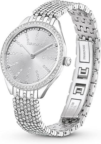 スワロフスキー【僕が主役さ】 磯村勇斗さんがELLEでスワロフスキー・ジュエリーを着用した