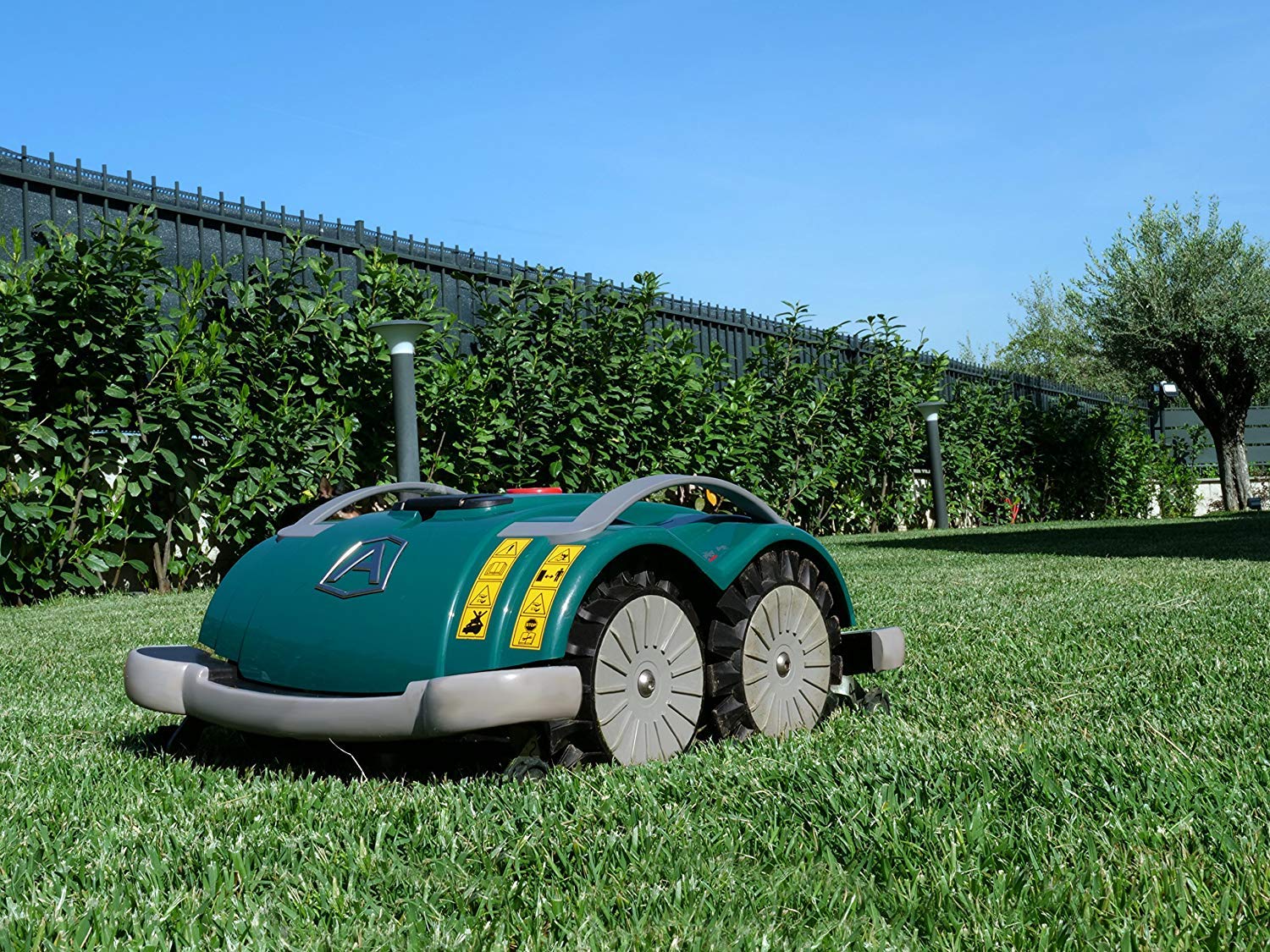 Robot cortacésped Ambrogio L60 Deluxe, Robot cortacésped de jardín Sin instalación hilo perímetro, Robot impermeable para césped cubre Un área de M2, Robot de jardín Listo para usar con Bluetooth