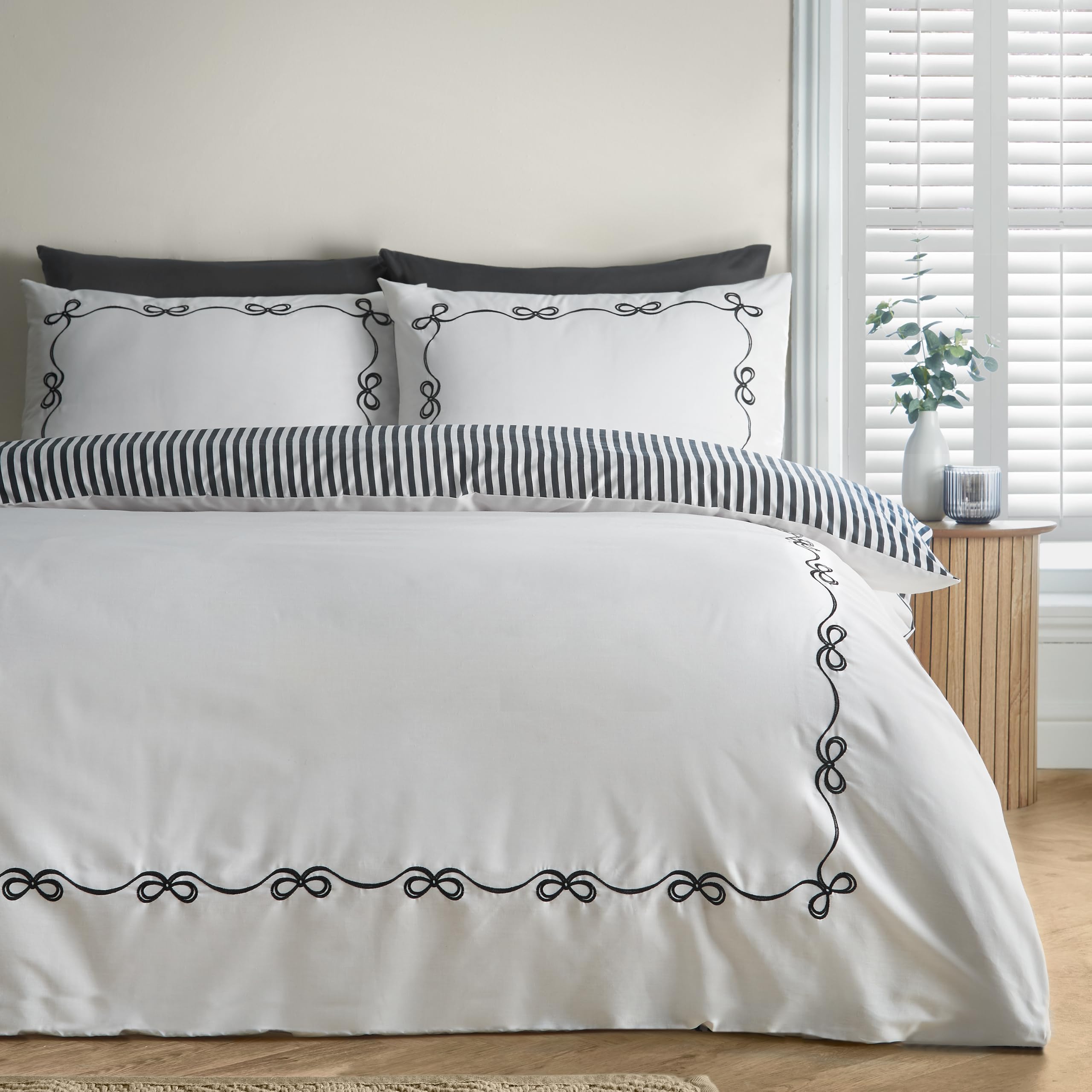 Catherine Lansfield Bow Embroidery Single Duvet Cover Set Cream/Black