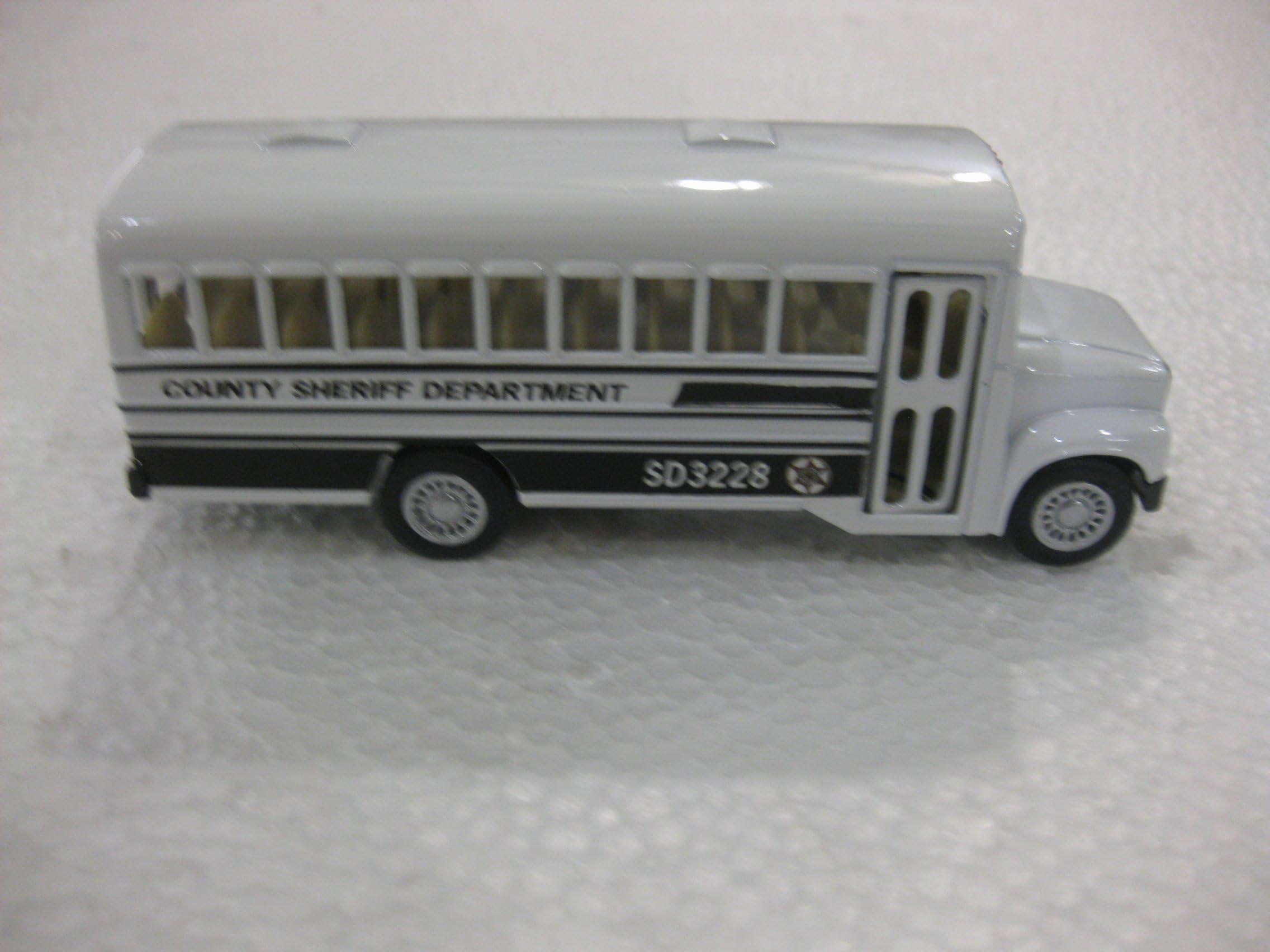 Diecast County Sheriff Department School Bus 5' Long 1.5' Wide 1.5 Tall Edition with Opening Door & Pull Back Action Manufactured by Kins Fun by diecast 132