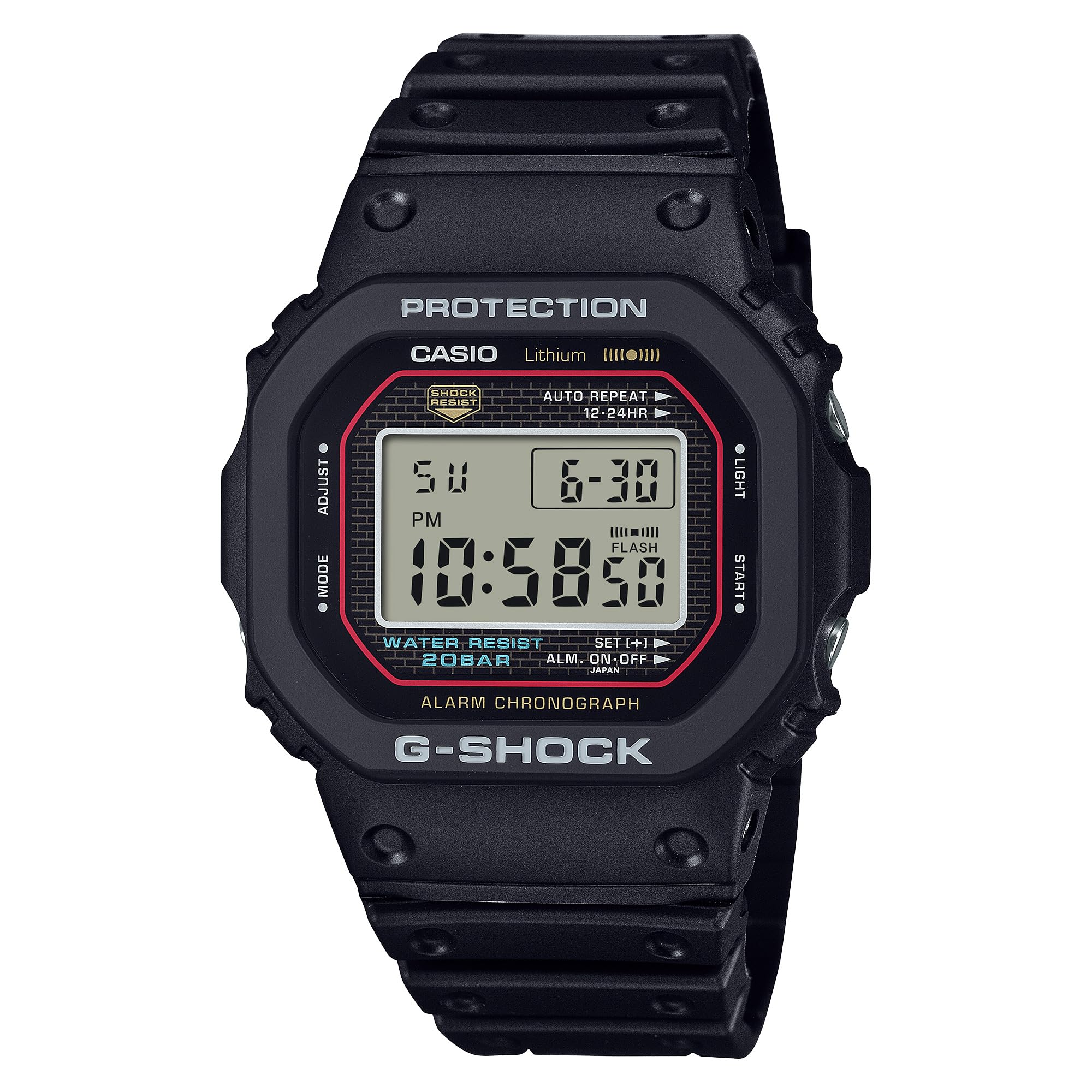 Front view af Casio G-Shock DW5000R-1A uret, der viser digital tid og forskellige funktionsindikatorer.