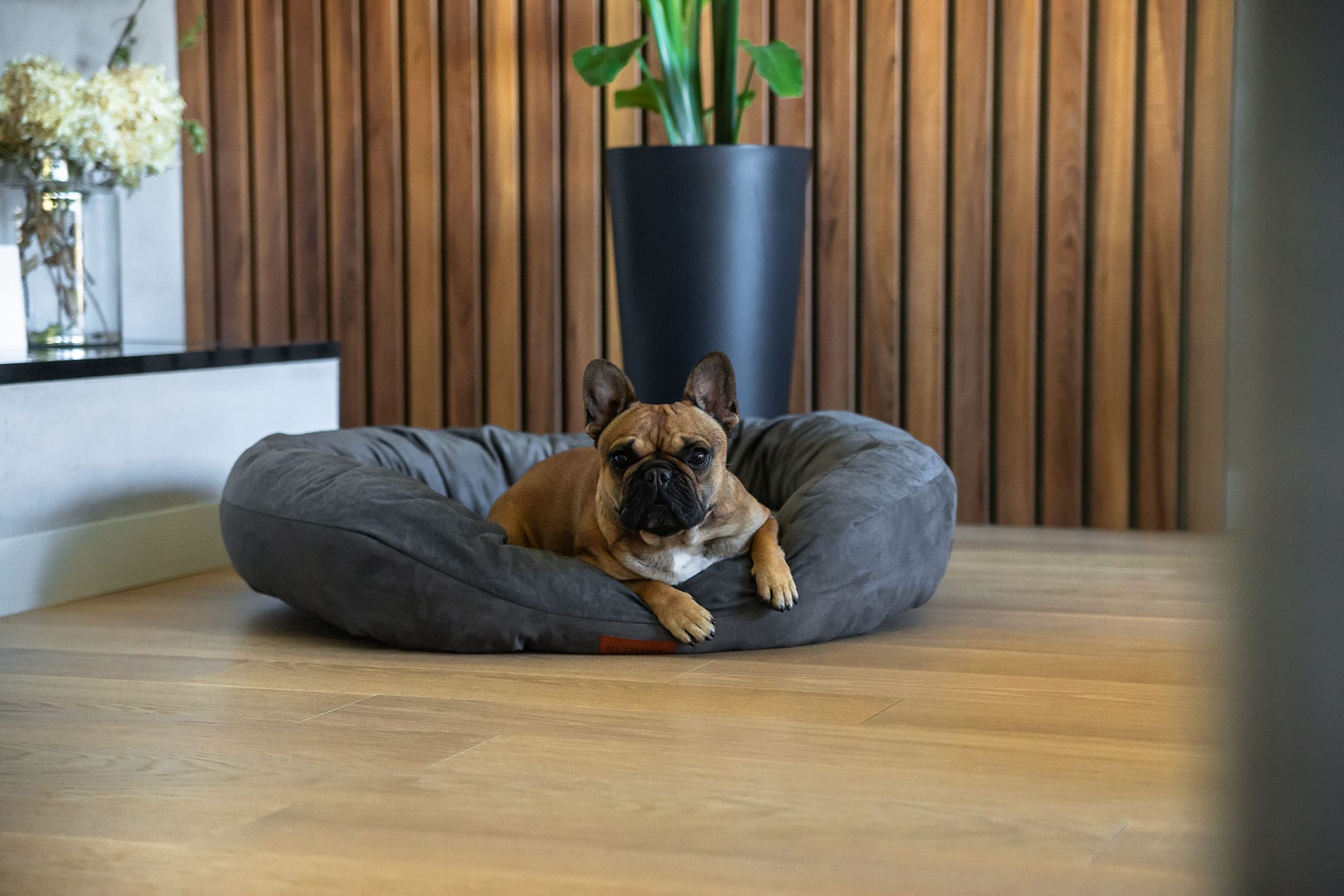 BedDog PRINS Premium Hundebett, aus strapazierfähigem Alicante-Gewebe, Hundesofa mit Seiten, ovales Kissen für Ihr Haustier, Hundecouch - L - Black-Field