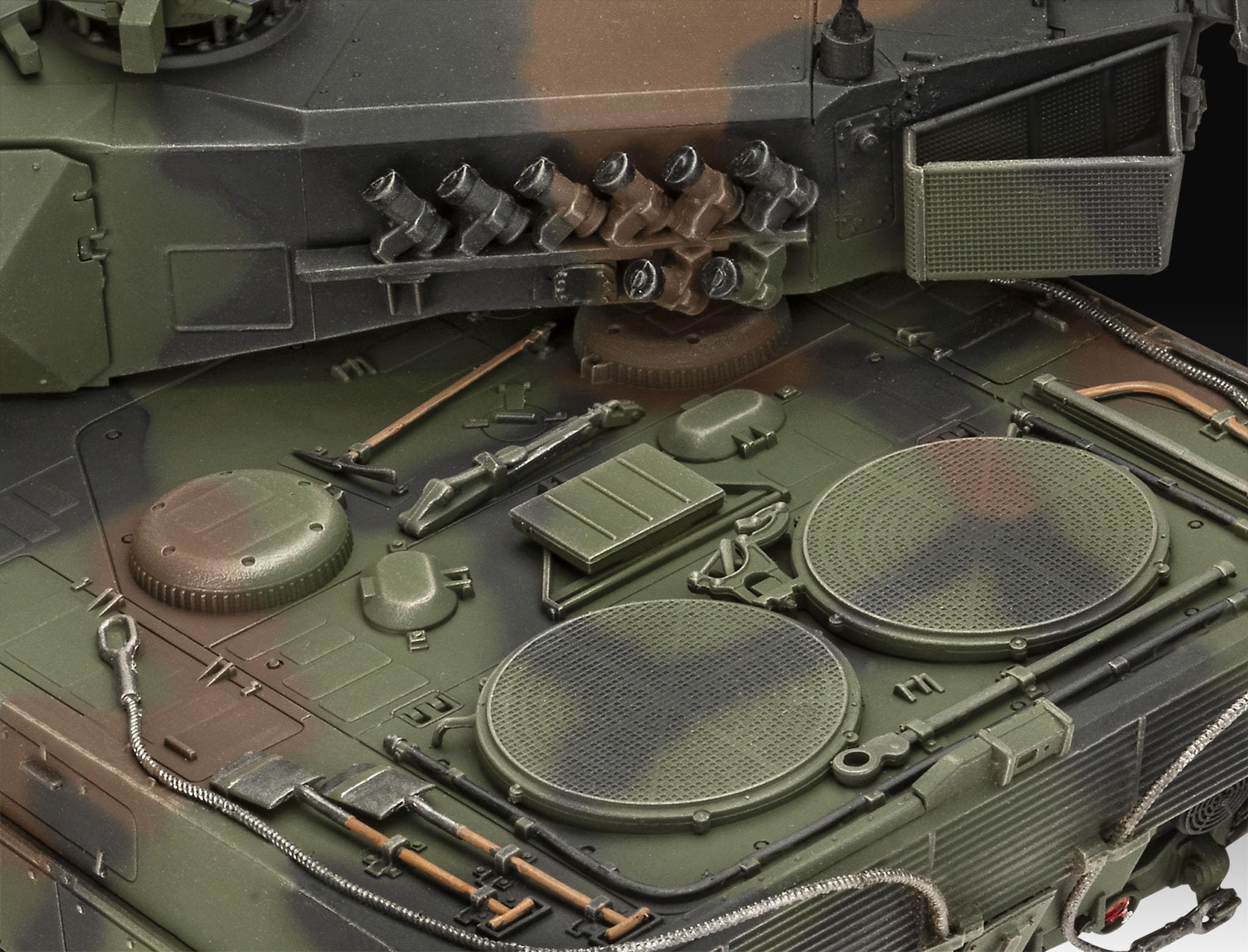Revell Zestaw upominkowy 05631 Leopard 2 A6A2 ekskluzywna edycja 70 lat Bundeswehry w skali 1:35 niezbudowane plastikowe modele z akcesoriami