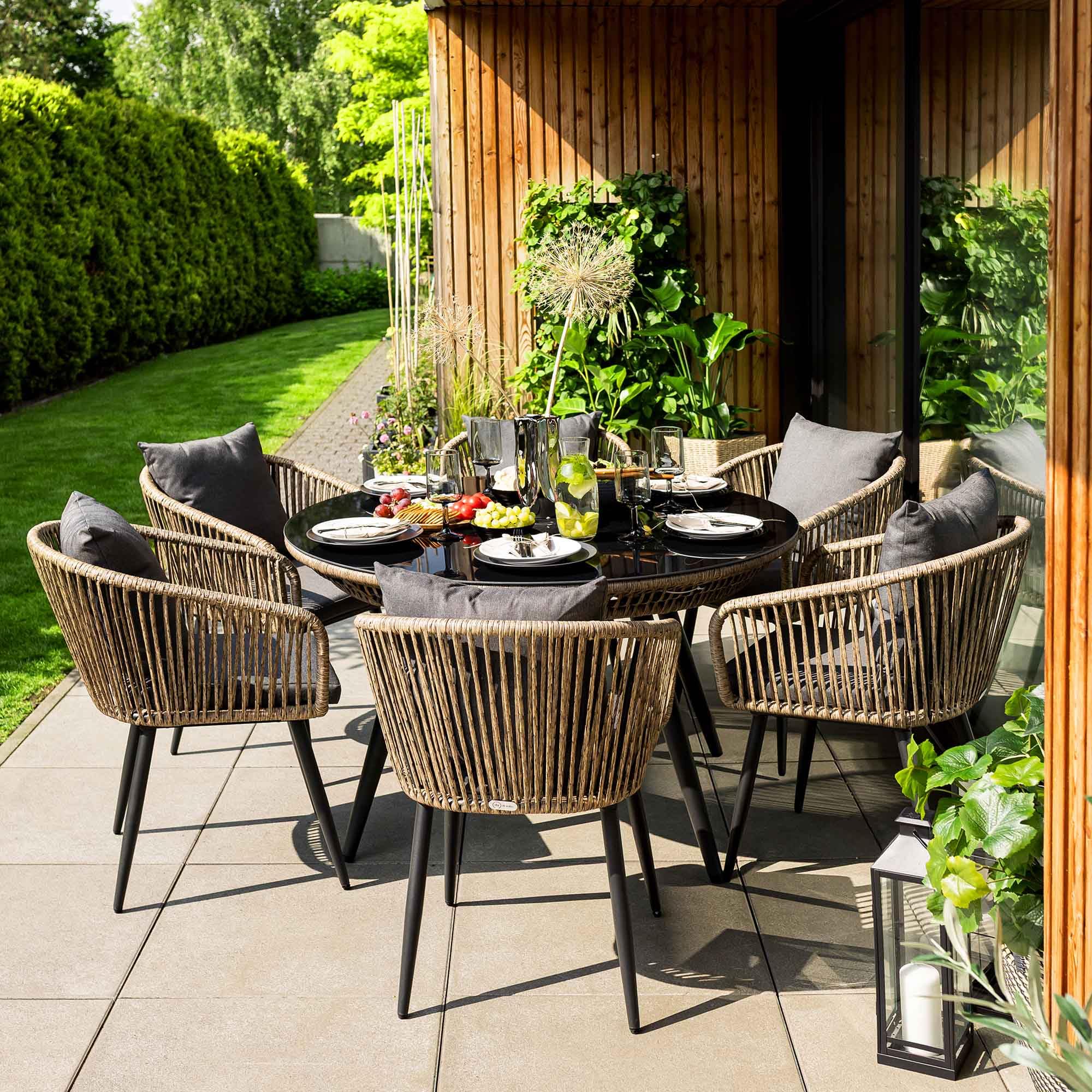 di volio Gartenmöbel Set RIETI - Sitzgruppe Outdoor aus Polyrattan, Essgruppe mit 2/4/6 Stühlen und rundem Glastisch, wetterfest (Braun/Grau, 6-Sitzer)