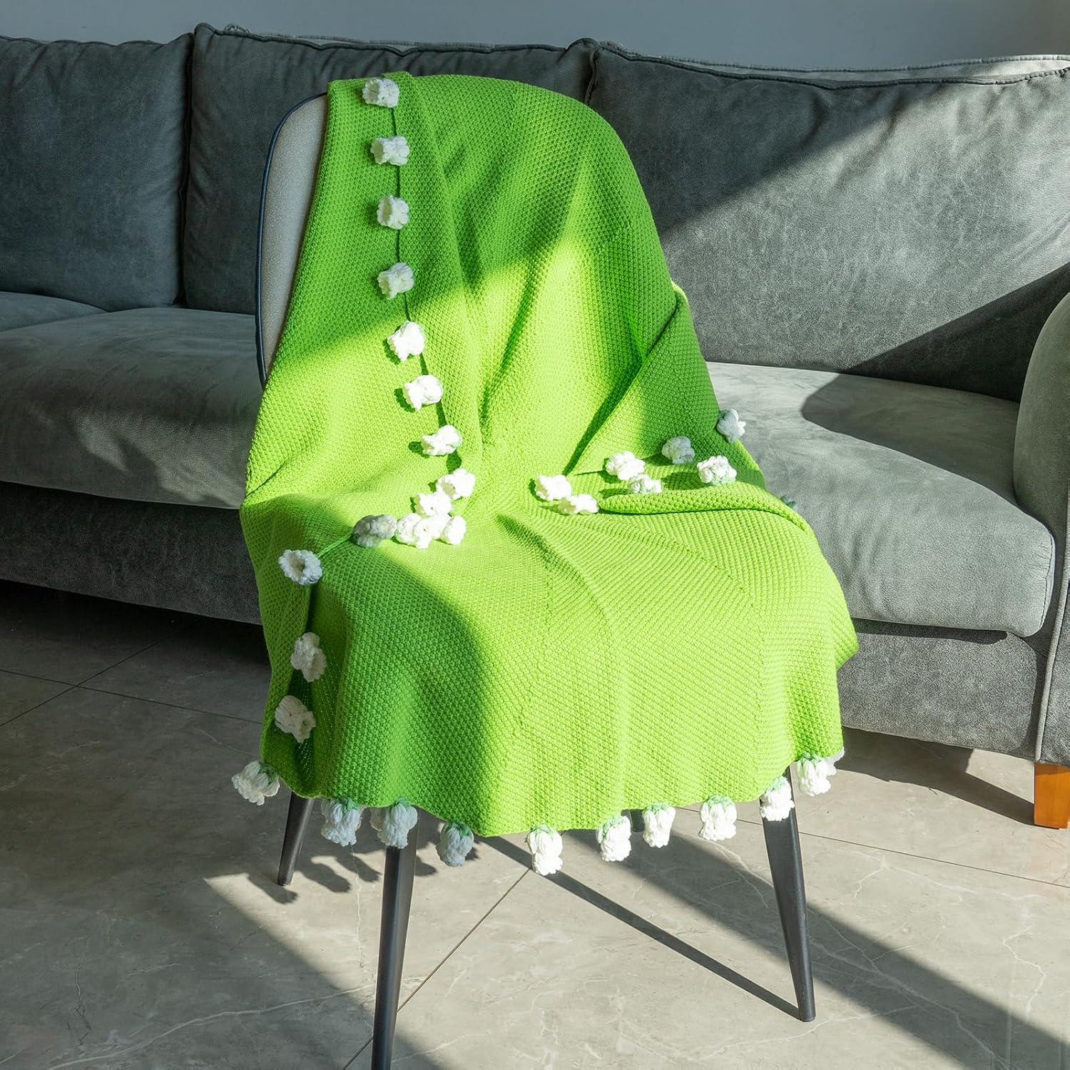 EIGHTOWN 43'' Crochet Flowers Rose Bouquet Blanket Finished - Handmade Knitted Throw Blanket with White Lily of The Valley - Home Décor Ideal Women Gift for Mom - Mother's Day Birthday Valentine's Day